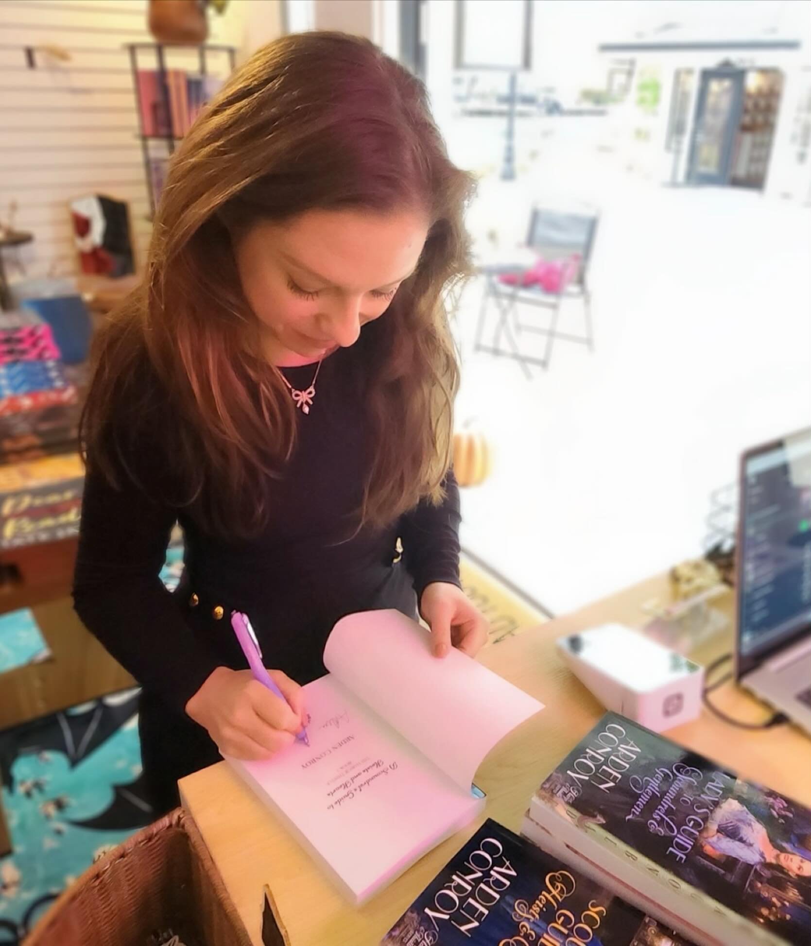 ✒️ Chicago-area readers! Signed copies of every book in THE HARP &amp; THISTLE series can now be found at @hellodarlingbooksandbeyond a new romance bookstore in McHenry, IL. There&rsquo;s a limited number of them so be sure to drop by soon before the