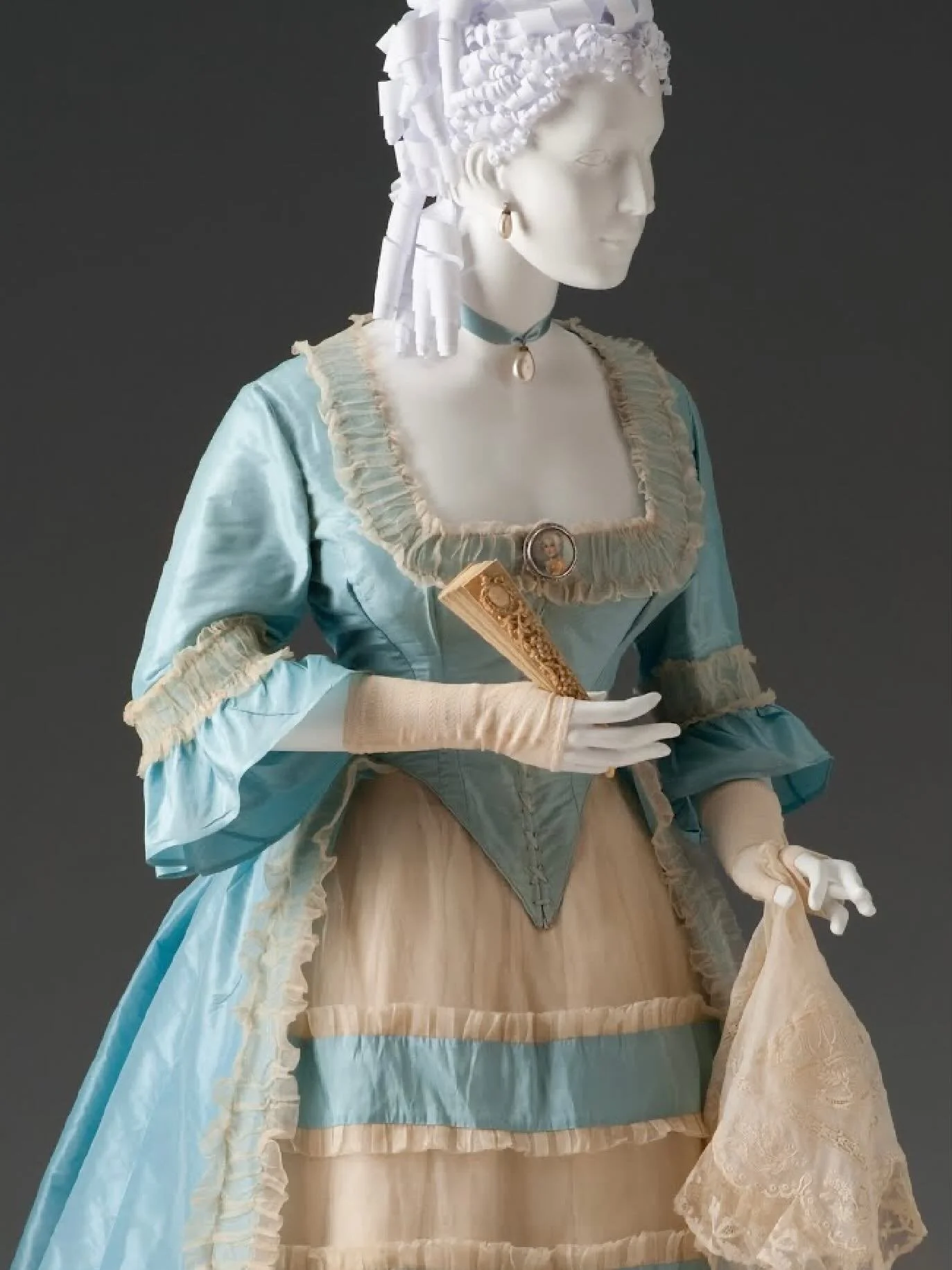 🩵 Ball gown, c. 1865-1870, make unknown, Mint Museum
.
.
.
.
.
.
.
.
.
.
#1860s #1860sfashion #victoriandress #historicalfashion