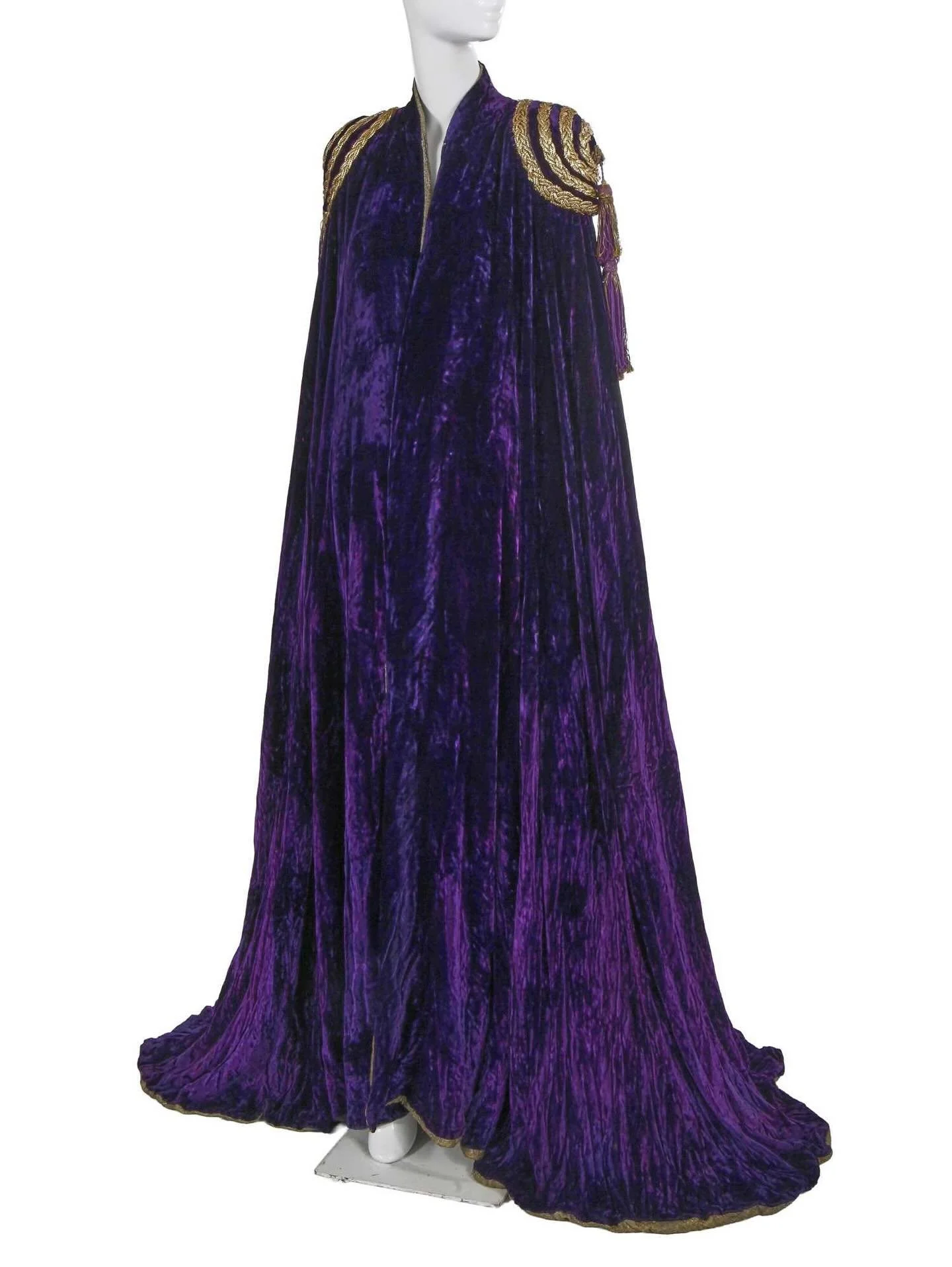 💜 &ldquo;On June 3, 1906, Freda Josephine McDonald was born in St. Louis, Missouri. Her parents, both entertainers, performed throughout the segregated Midwest often bringing her on stage during their shows&hellip;At the age of 15, Baker ran off and