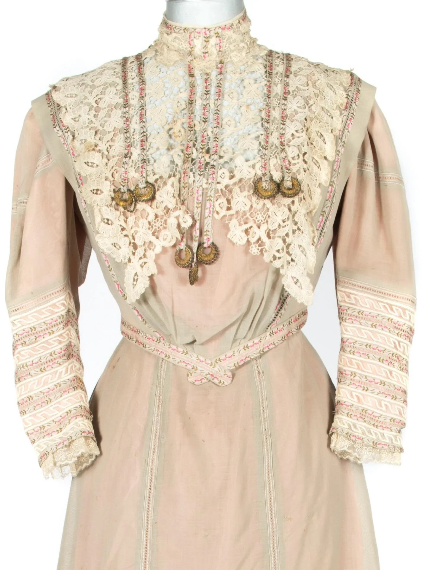 💕 &ldquo;Born in Grand Rapids, Michigan, in 1867, Annette Richards graduated in 1888 from Olivet College with an AB degree. From 1891 to 1894, she taught science at Union High School in Grand Rapids, and in 1892 she secured a special fellowship at L