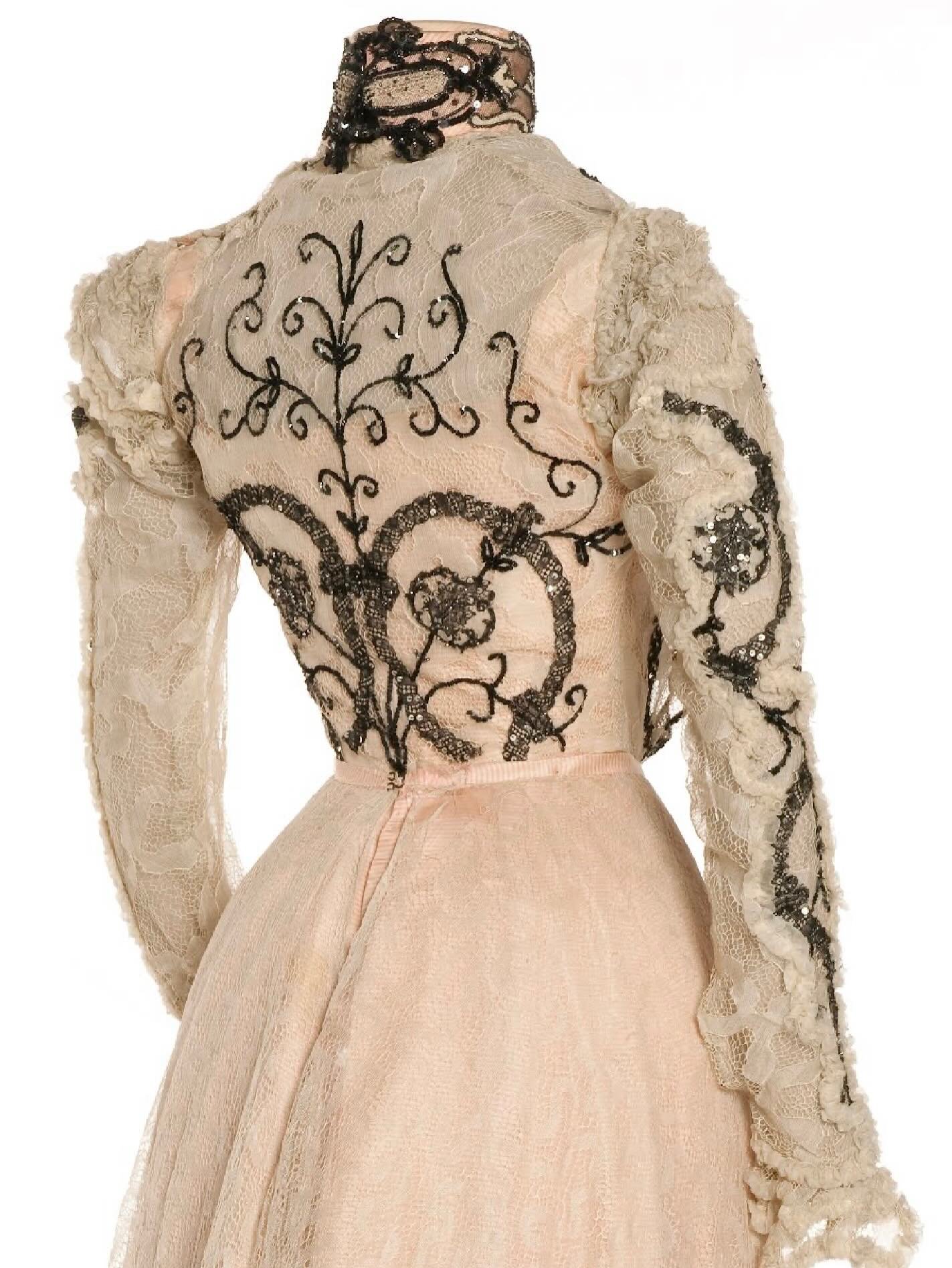 🖤 &ldquo;Born in Paris in September 1875, [Cl&eacute;op&acirc;tre-Diane de M&eacute;rode] was the illegitimate daughter of a Viennese baroness, Vincentia Maria Caecilians Catherina de Merode&hellip;her mother had little contact with Cleo&rsquo;s&hel