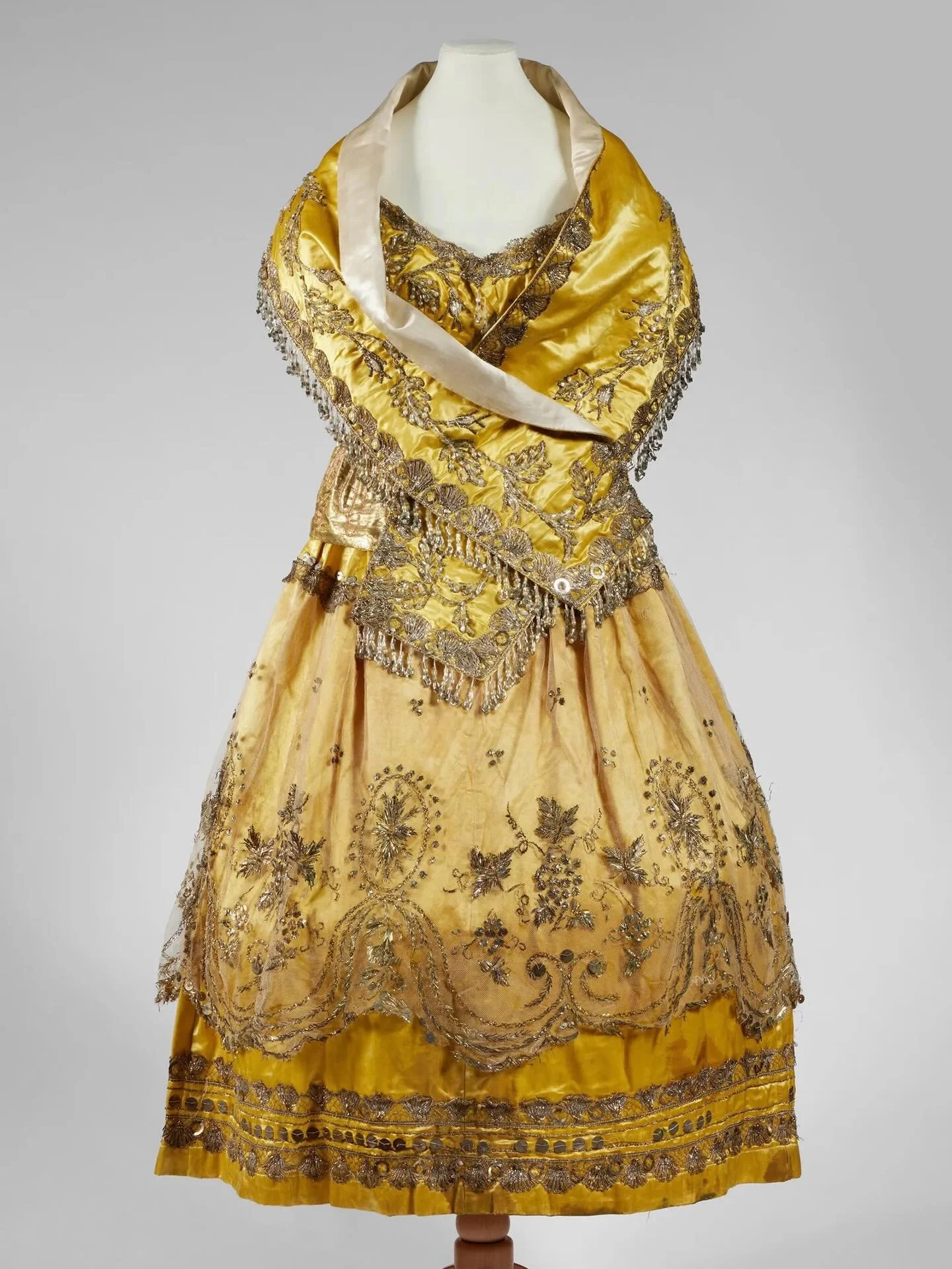 ⭐️ &ldquo;The following is excerpted from &ldquo;400 Outstanding Women of the World and the Costumology of Their Time&rdquo; by Minna Moscherosch Schmidt, published in 1933.

&lsquo;Spanish dancing has been made familiar to French and English audienc