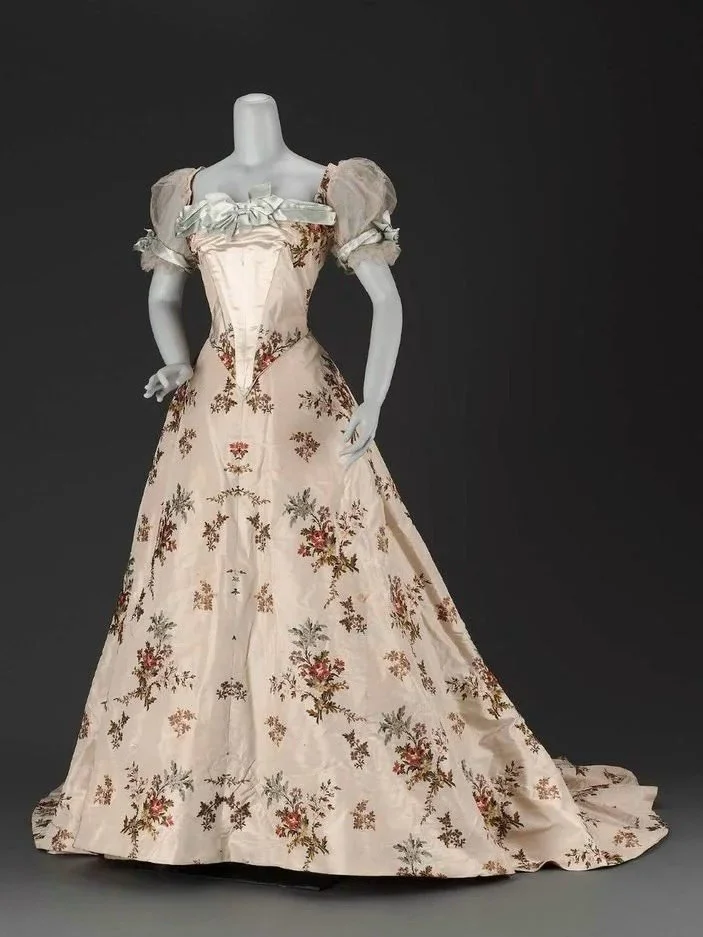 💐 &ldquo;Jane Norton Grew Morgan was the wife of J.P. Morgan, son of the banker and railroad owner J. Pierpont Morgan, who once referred to her as &ldquo;cold roast Boston.&rdquo; With her husband, she lived for some years in London, where she was p