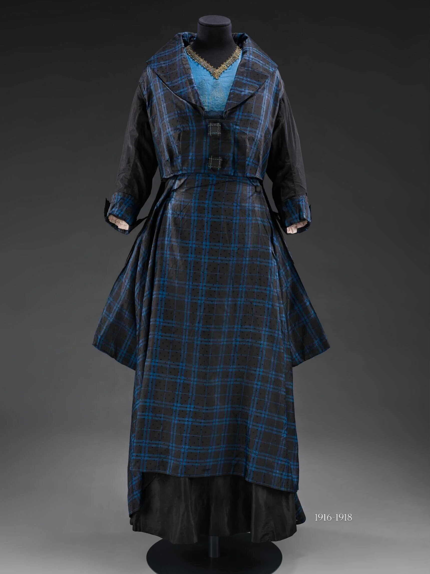 💙 &ldquo;Edith Jeanette (Jennie) Seymour (1872-1966) was born in Liverpool, the daughter of Sarah Riddell, a milliner. Baptism records state her parents as Thomas and Mary Riddell, who were in fact her maternal grandparents. They looked after her in