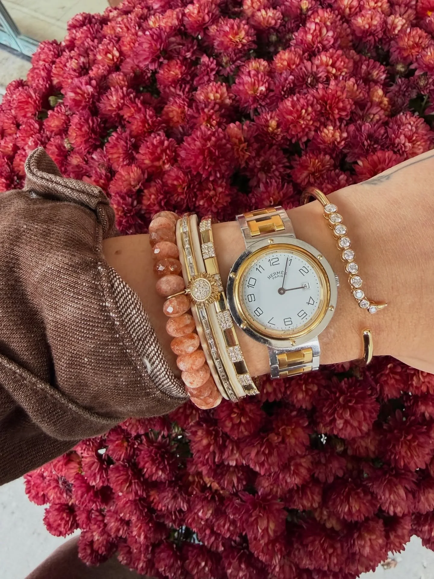 the fall bracelet stack of our dreams ✨

#vanbrockjewels #finejewelry #shoplocal #goldjewelry #jewelry #kcmo #kansascity #instajewelry #jewelryaddict #jewelrylover #jewelry #bracelets #braceletstacks #braceletlover #privatejeweler #luxury #luxuryshop