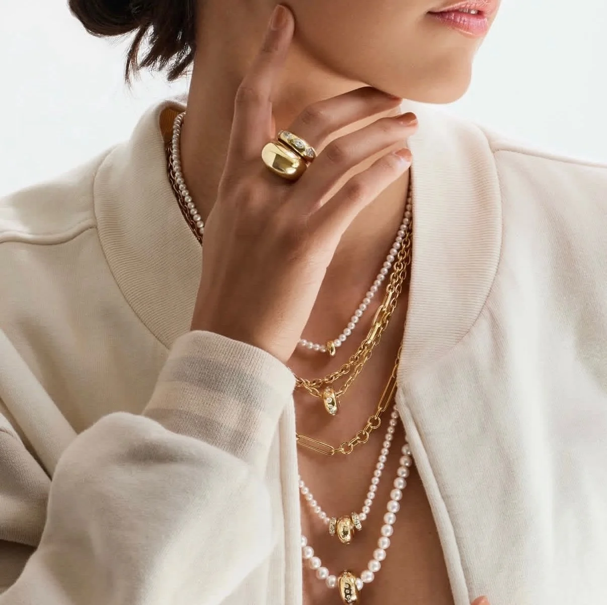 winter whites with @claudiamaejewelry ❕❄️🪩🤍

#vanbrockjewels #claudiamaejewelry #finejewelry