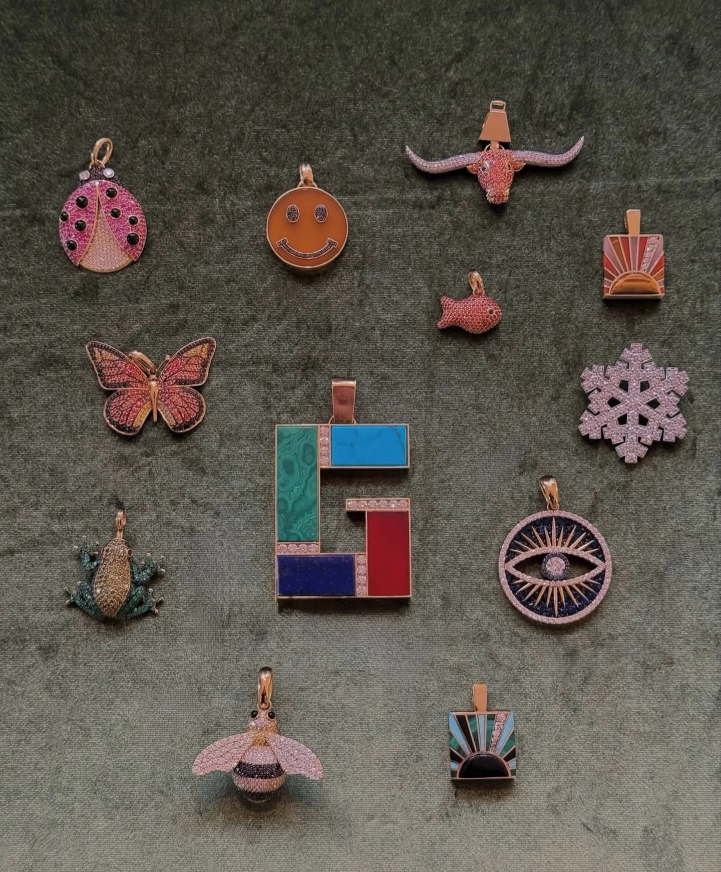 @gracewinfrey adds fun to your everyday wardrobe 💗🙂🦋⭐️

#vanbrockjewels #finejewelry #gracewinfrey