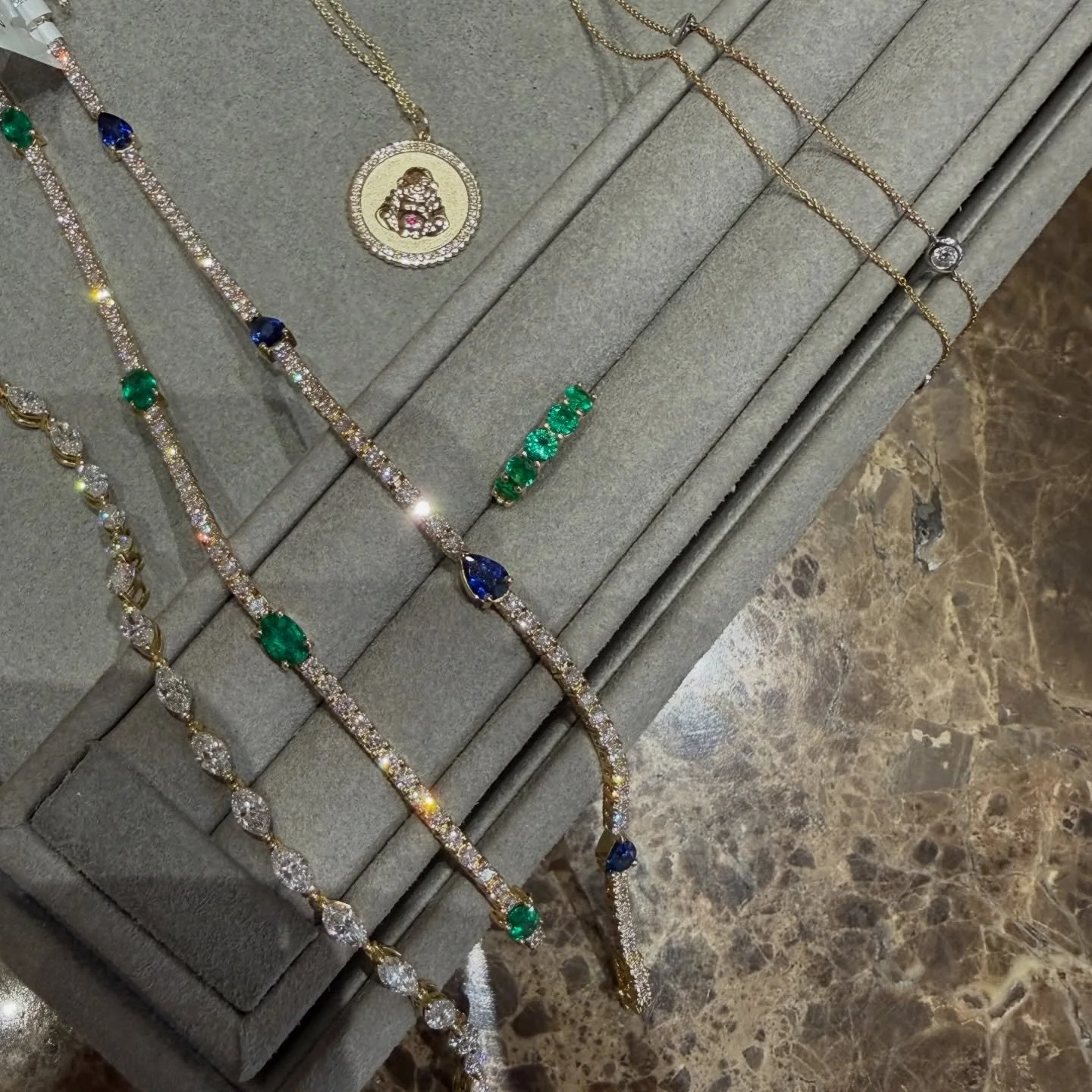 lots of new arrivals in store for spring 🍃☀️

#vanbrockjewels #normansilverman #sydneyevan #finejewelry #kansascity