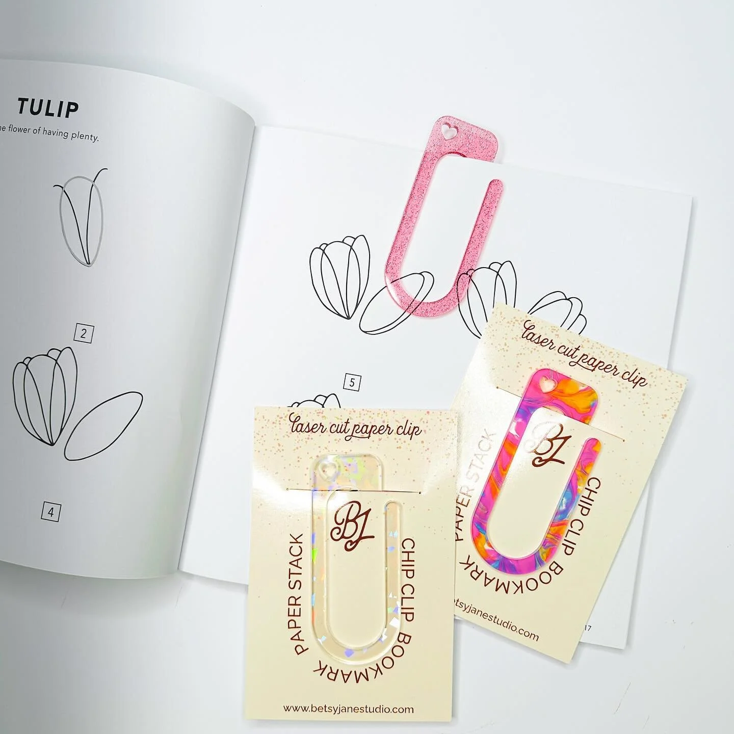 ✨ In the past 48 hours, we&rsquo;ve received an overwhelming amount of orders for our acrylic paper clips! 📝

What are you waiting for? Gift your child&rsquo;s new teacher something practical and beautiful this school year. Pair our laser made acryl