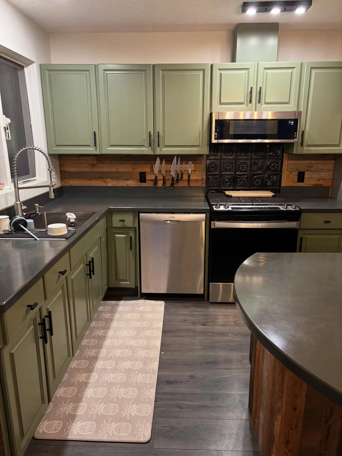 Our first set of green cabinets in a while, and we like them! 

Galapagos Green 475 from Benjamin Moore

#greencabinets #interiordesign #kitchendesign