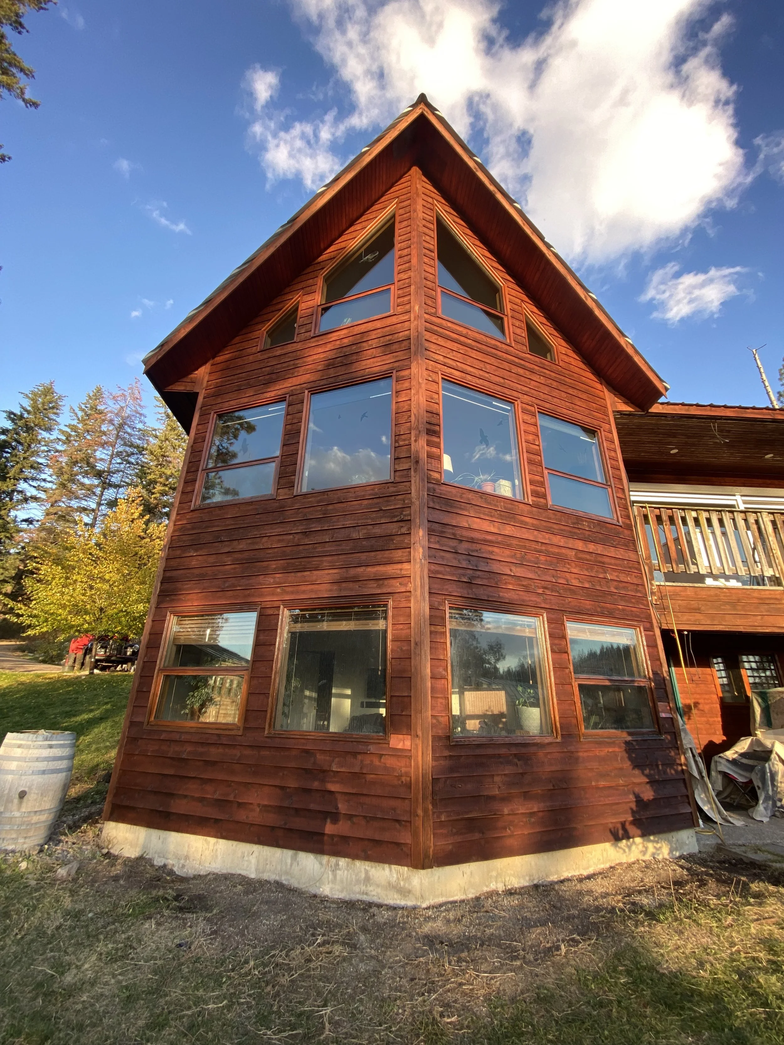 cedar-chalet-stain-and-wood-restoration-on-silverstar-home-near-vernon-bc