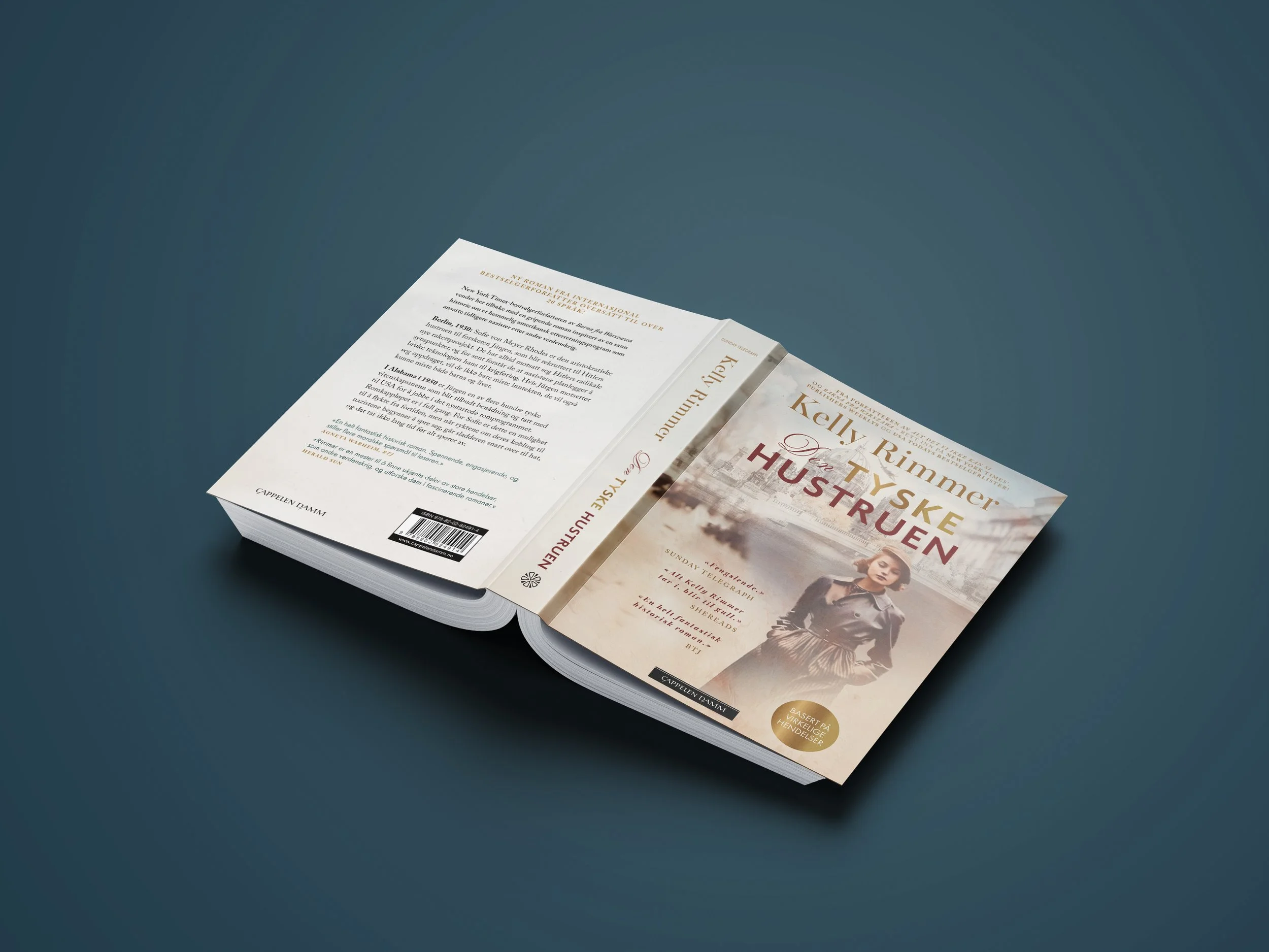Soft_Cover_Book_Mockup_10_Elegant blå.jpg