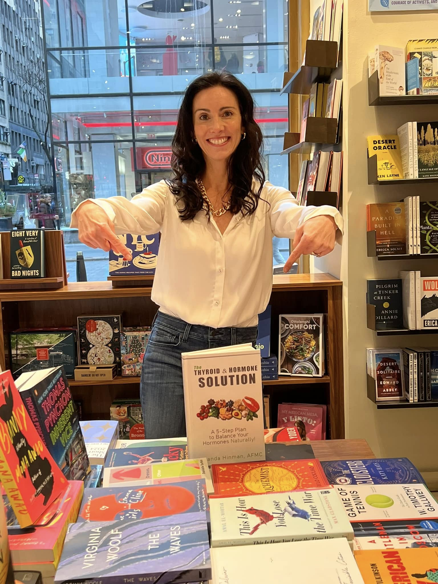 Amanda Hinman presenting her book The Thyroid & Hormone Solution