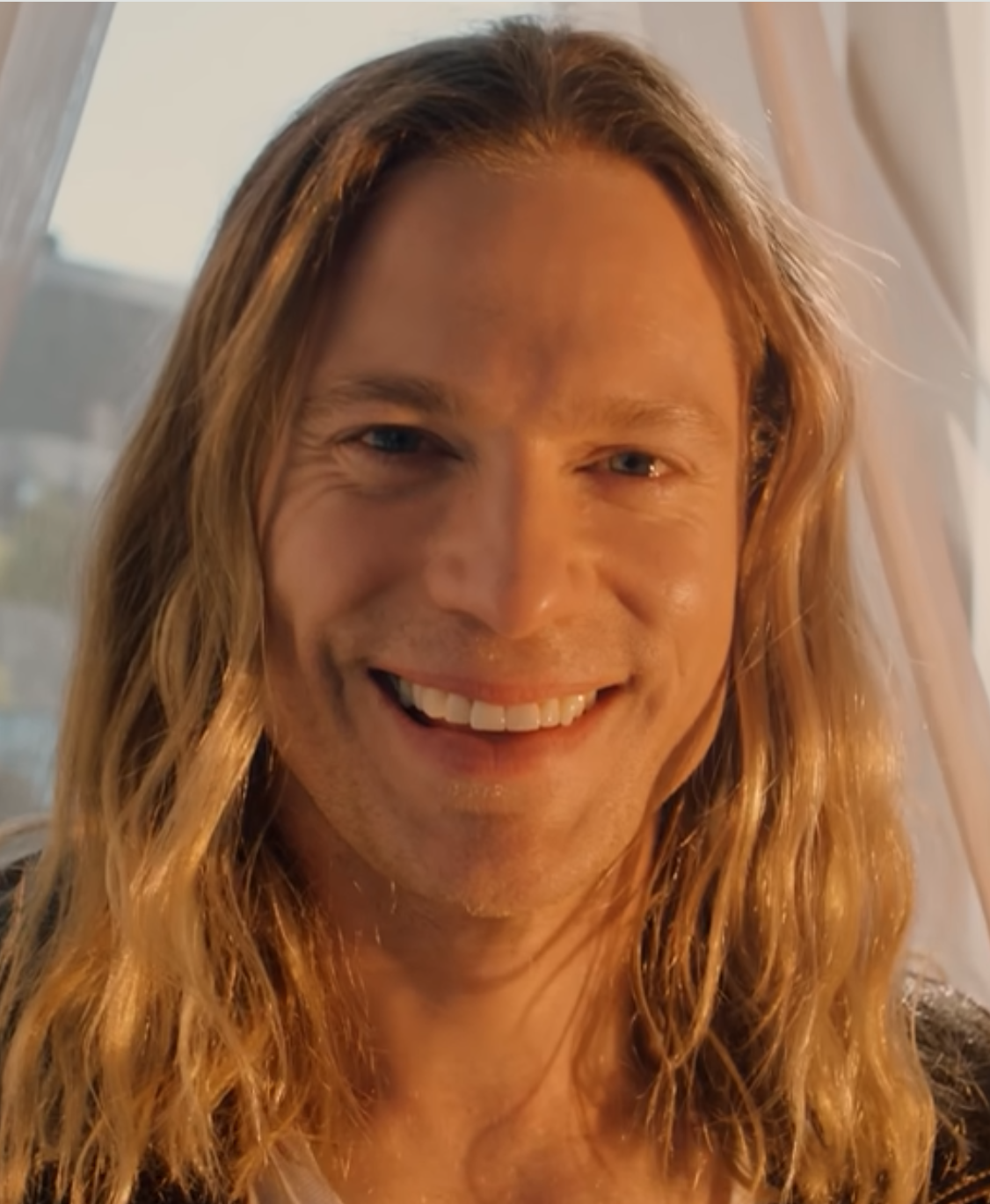 In ‘The Vampire Lestat,’ He’s Partying Like a Bloodsucking Rock Star
