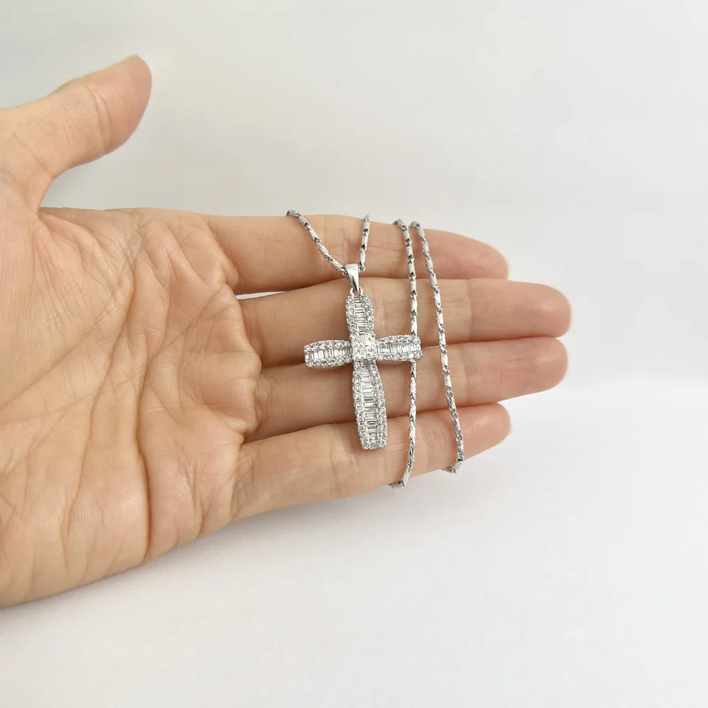 アクセサリー glitter Baguette Diamond Cross Necklace Baguette Diamond Cross Necklace | Glitter