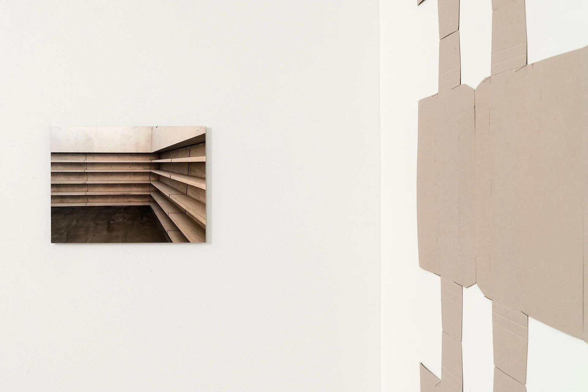 Gropius, Dessau, Graukarton