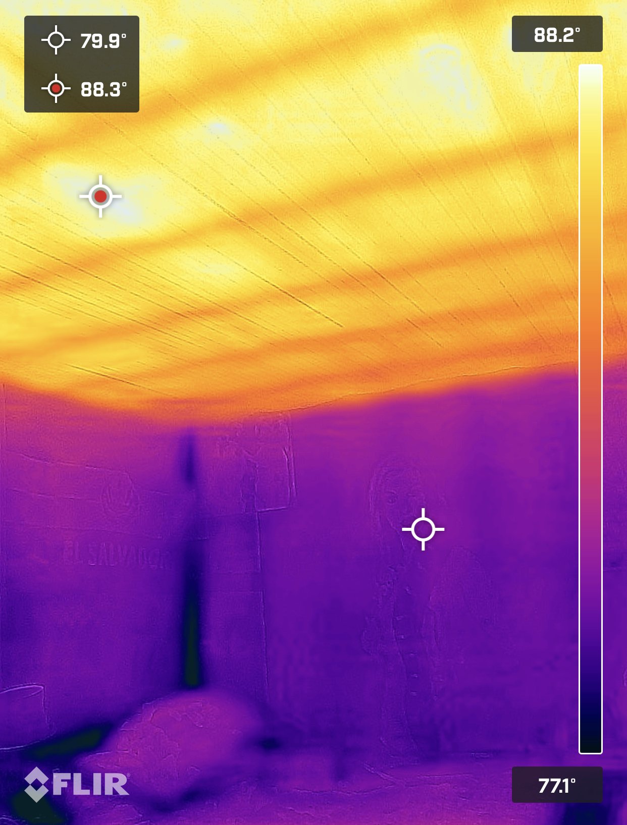 No ceiling insulation installed. (thermal imaging)