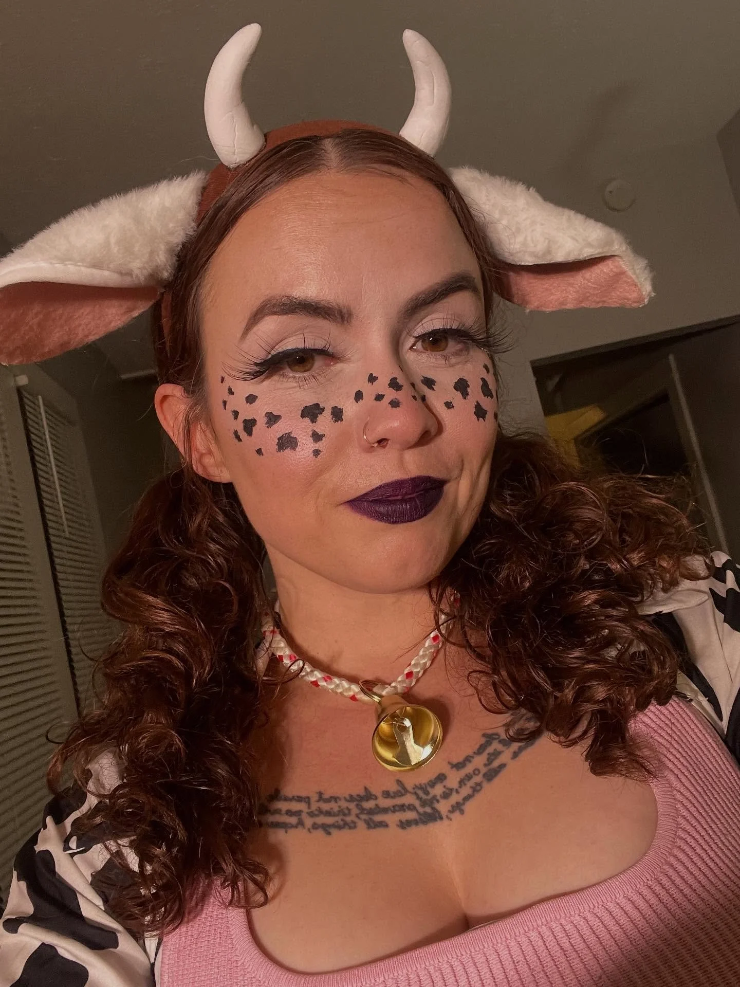 Just a girl cow 🐮 DIY ears&amp;horns headband &amp; cowbell necklace; makeup by me; thrifted tank &amp; cow print set