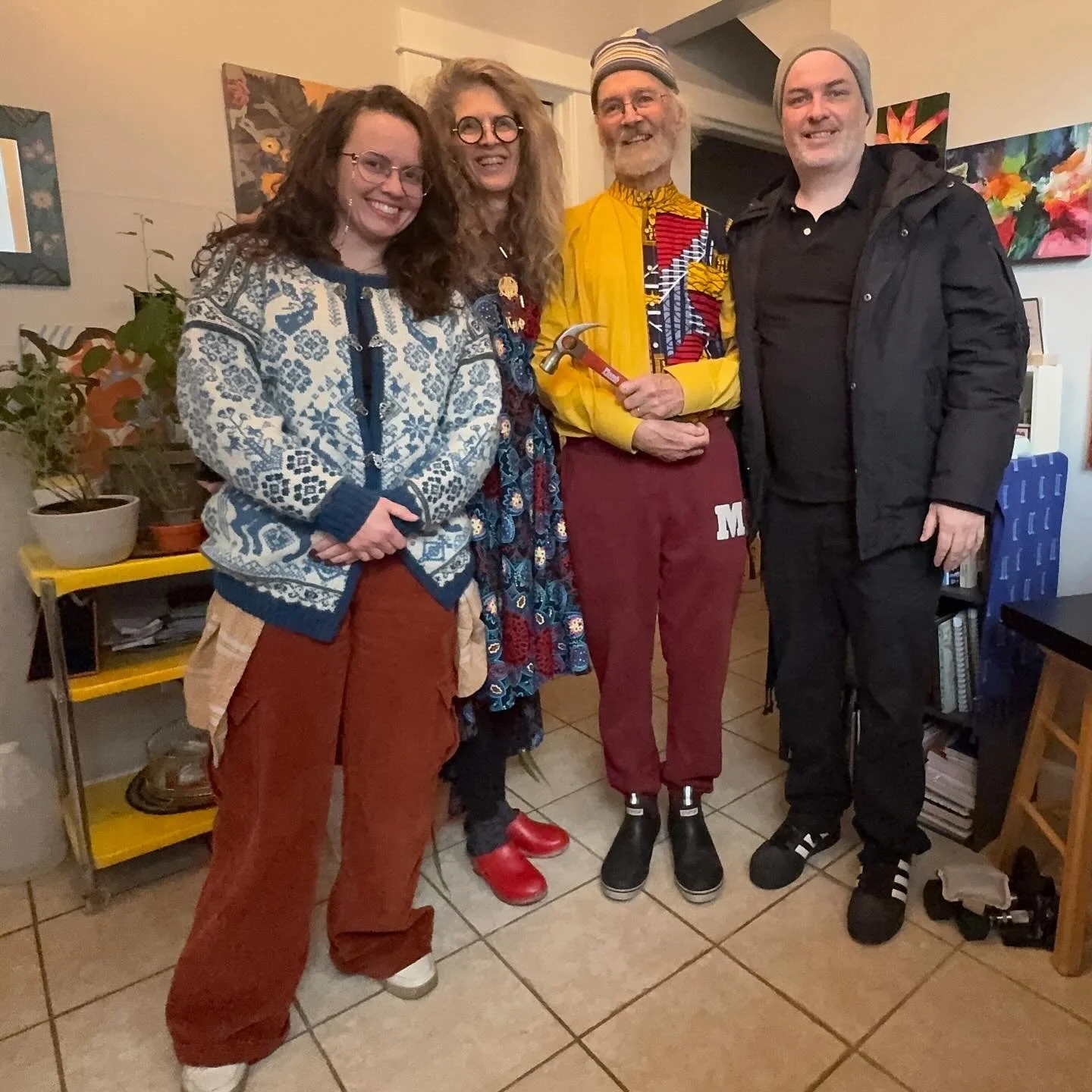 Grateful for my family 🥹☺️🥰 The *real* reason for the season! ❤️ Proud daughter and sister of these folks @constancepetersonmiller @lorcanmiller @80gritwoodshop 
.
Shoutout mama for my HAND KNIT CUSTOM WOOL SWEATER, real Norwegian with it! She's re