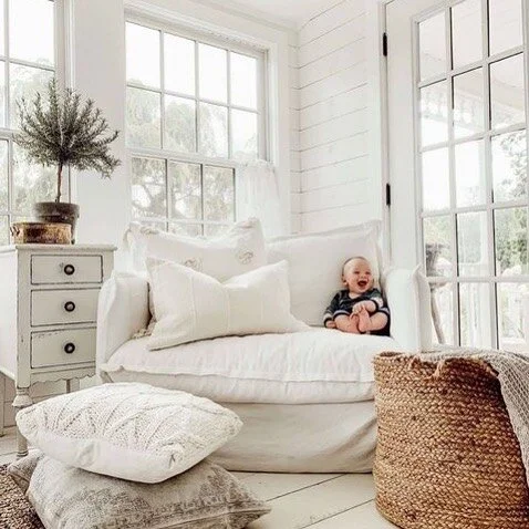 &mdash; Un hiver parfait avec une causeuse confort!
.
.
#2019 #livingroomideas #livingroom #livingroomdecor #design #interiordesign #interiordesigner #interiores #decor #decorationideas #decoration #organic #luxury #minimalist #home #cosy #trendy #de