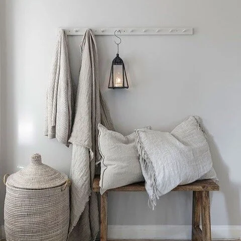 &mdash; Le corridor a aussi droit &agrave; son d&eacute;cor!
.
.
#2019 #livingroomideas #livingroom #livingroomdecor #design #interiordesign #interiordesigner #interiores #decor #decorationideas #decoration #organic #luxury #minimalist #home #cosy #t