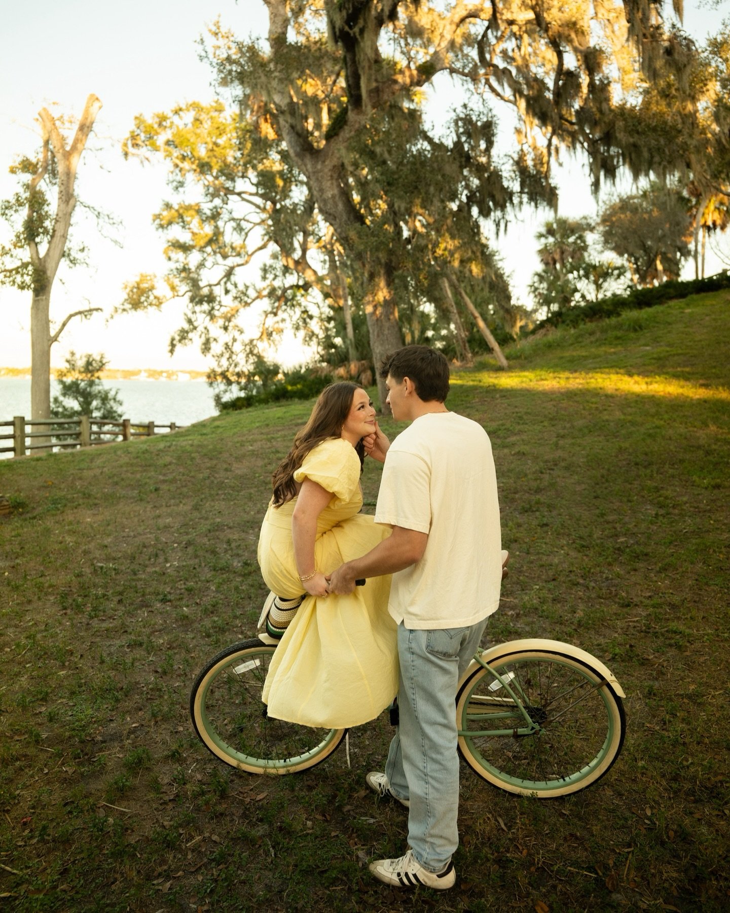 I&rsquo;m fully convinced this shoot is what a summer romance novel looks like! 📖💛🚲
&bull;
#clearwaterphotographer #tampaphotographer #couplesphotographer #stpetefl #cinematicphotographer
