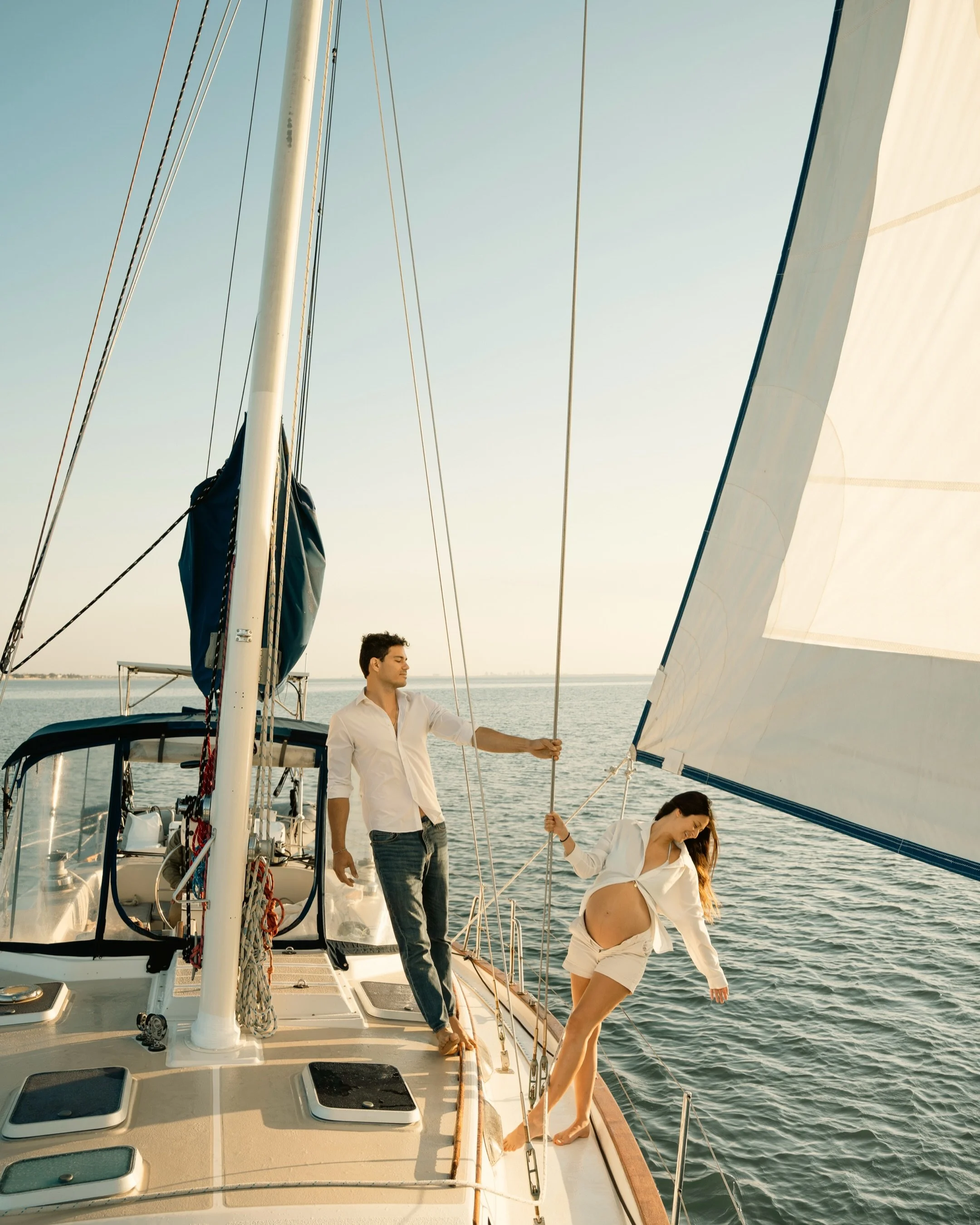 Sunrise sail with Brooke &amp; Peter waiting for their precious baby boy 🩵⚓️
&bull;
&bull;
#clearwaterphotographer #stpetephotographer #maternityphotoshoot #maternitybeachshoot #tampa
