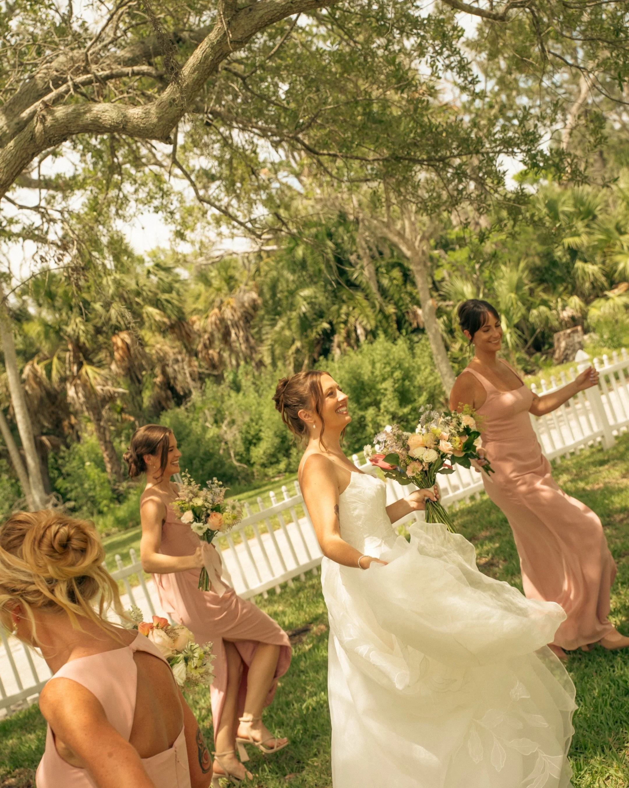 Moments from Logan and Harrison&rsquo;s wedding day! Truly such an intimate day filled with with so much love and emotion 
💍✨🫶🏻

#clearwaterphotographer #floridaweddingphotographer #churchwedding #tampaweddingphotographer #intimatewedding
