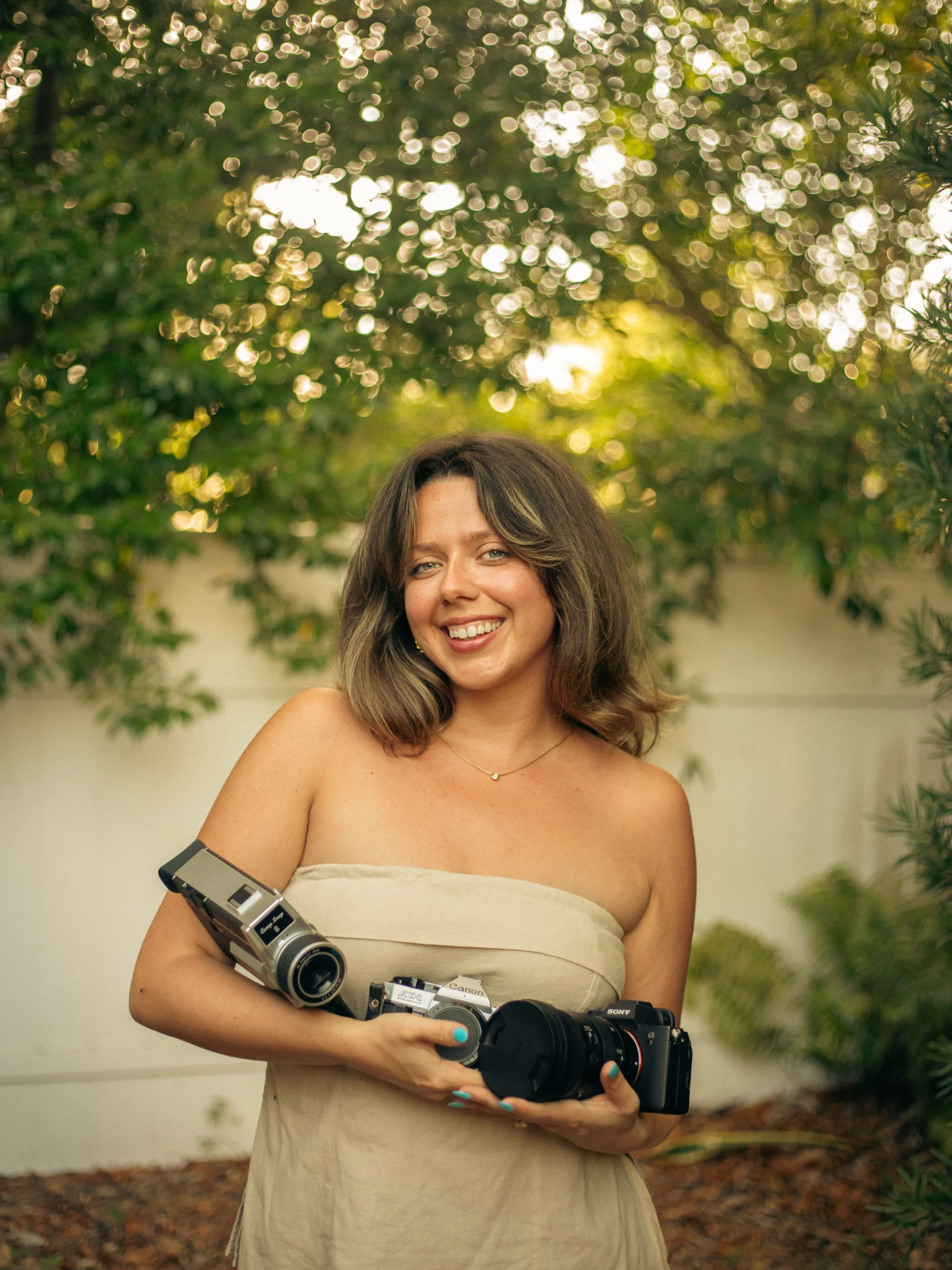 Wow we have so many new faces around here, so I thought it was time for a formal introduction! I&rsquo;m truly so grateful for all of your support and I pinch myself everyday that this is my life! Thank you for being here, whether you book a shoot or