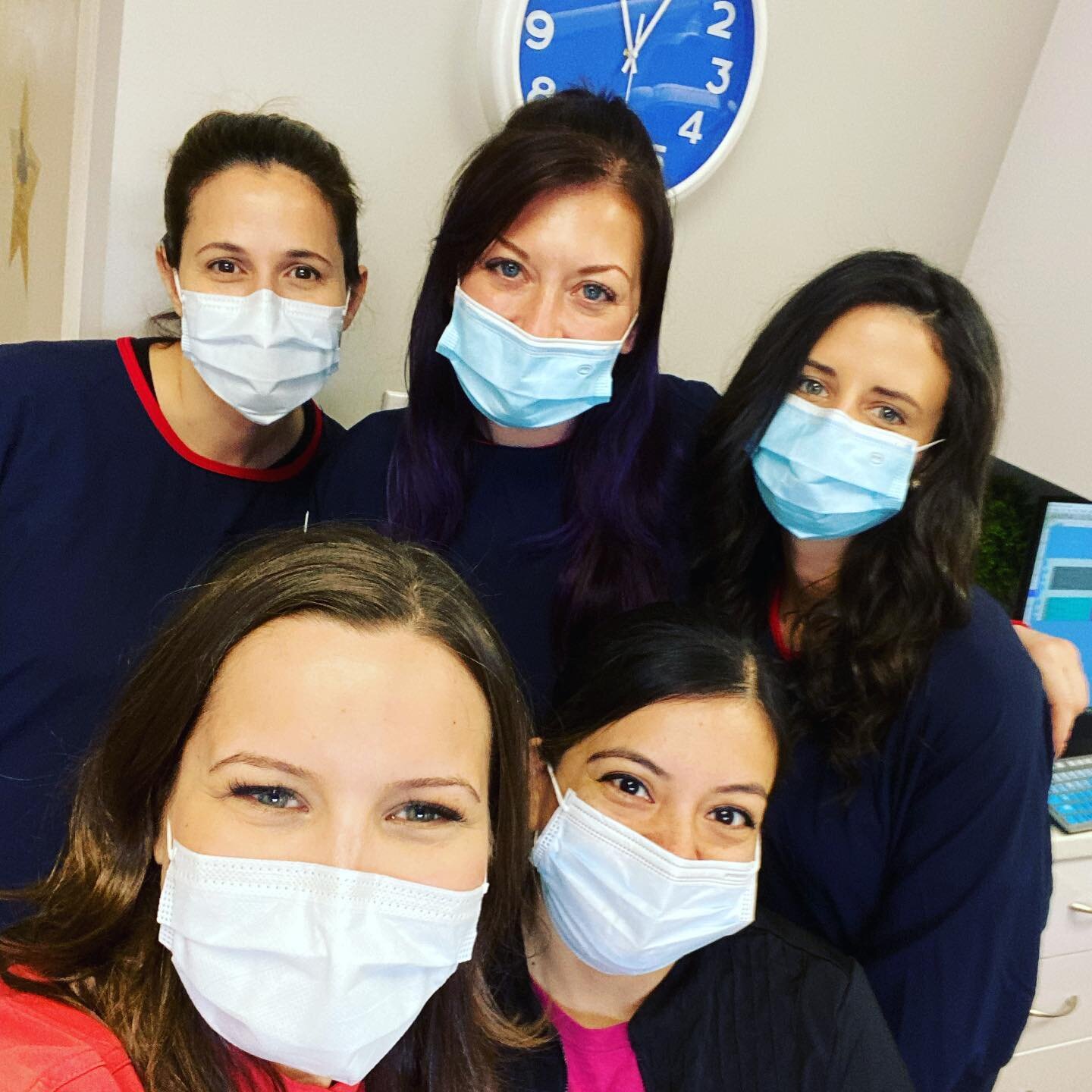 Selfie Saturday with the girls. #dochollywood #hollywoodsmiles #hollywoodstars #nutleypediatricdentistry #npd @rachelb_810 @rebecca_michelle @jenny.h001
