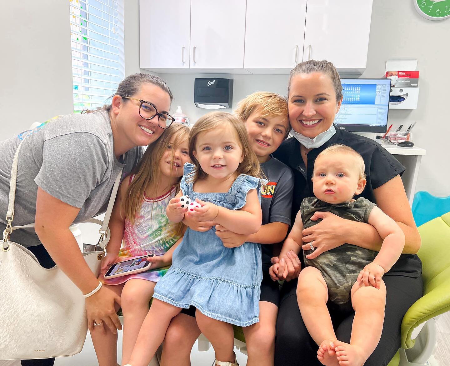Special visit from baby Grant and cousins!  #nutleypediatricdentistry #npd #hollywoodsmiles #hollywoodstars