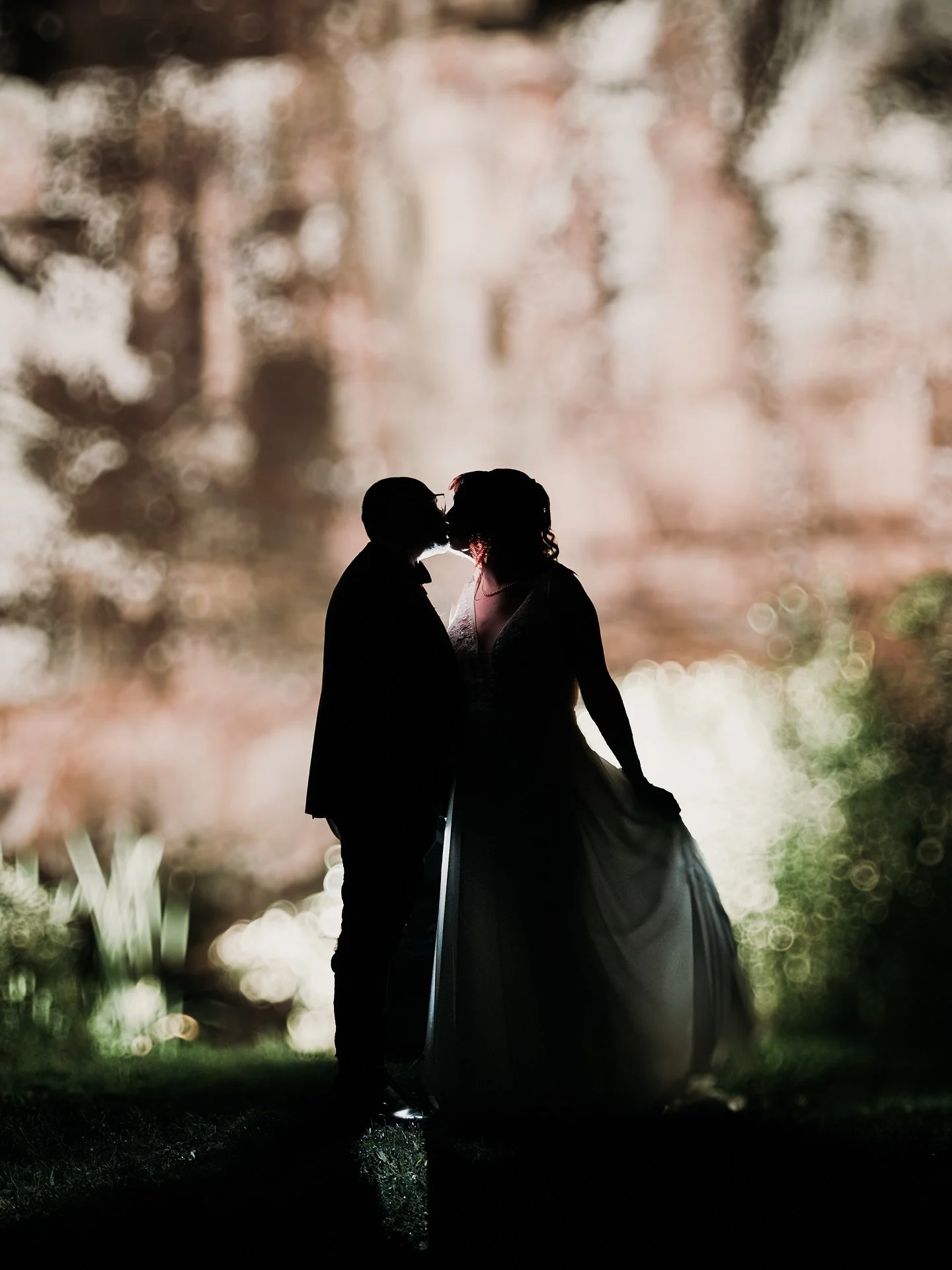 Backlit in golden light, sealed with a kiss. ✨ ⁣
Yesterday marked Shauna &amp; Jame&rsquo;s first anniversary, and we couldn&rsquo;t be happier to have played a part in their beautiful day. ⁣
⁣
⁣
⁣
⁣
Photographer: @laurenphoto.ca⁣
Dress: @neverknewin