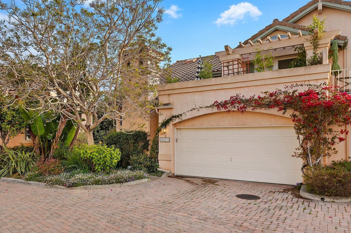 Just Listed ✨ 
.
.
1272-1 Cravens Lane
Carpinteria, CA 93013

3 Bed | 2.5 Bath | 1956 SqFt
$1,300,000

This beautiful Mediterranean home is located in the much sought-after &lsquo;Villas&rsquo; on Cravens Lane. The bright and airy home has been taste