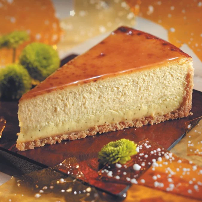 Crème Brulée Cheese
The marriage of two great classics...crème brulée layered and a-mingle with the lightest of cheesecakes. Hand-
fired and mirrored with burnt caramel.
