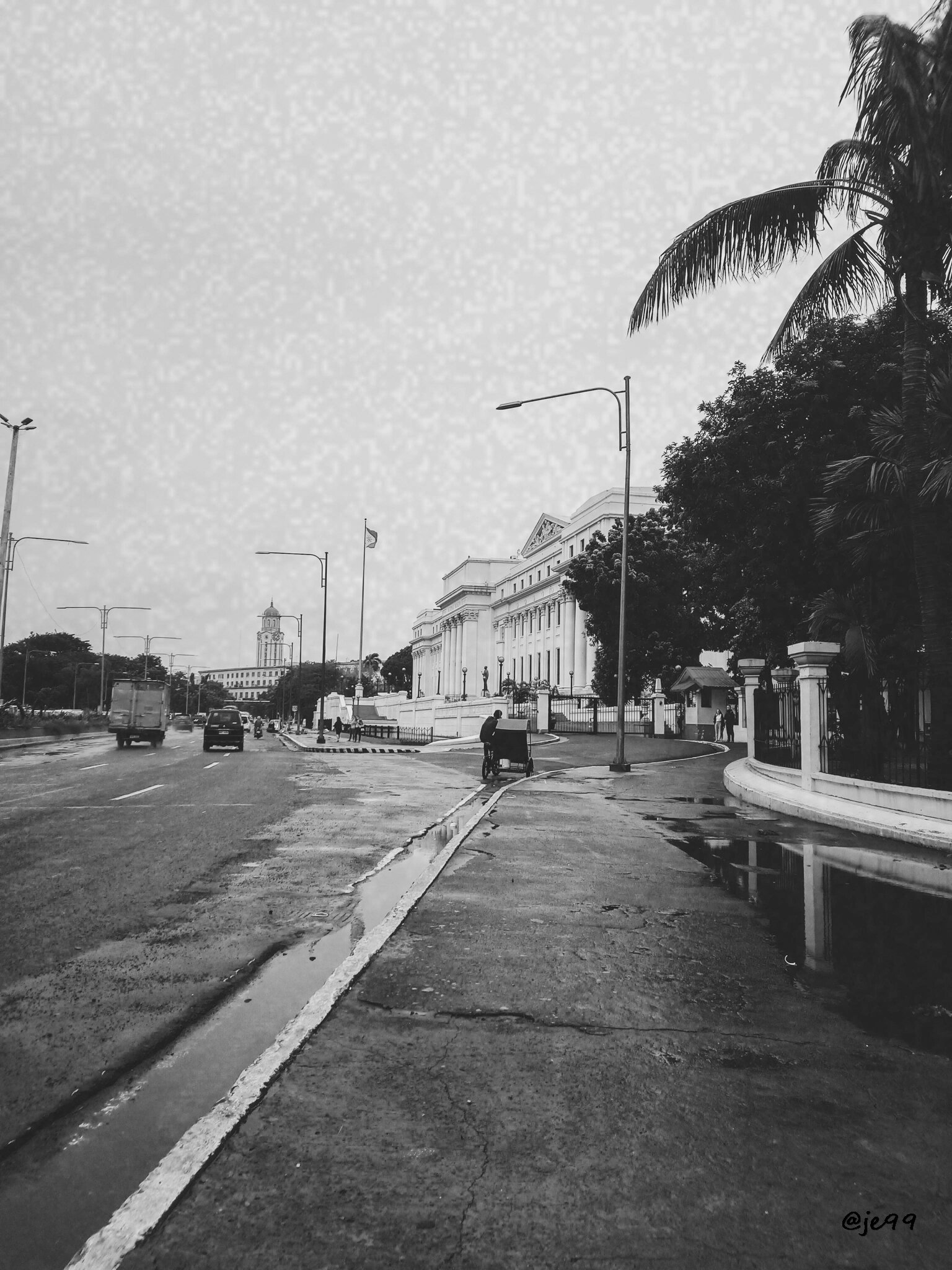 Side of highway going to National Museum and Divisoria market.