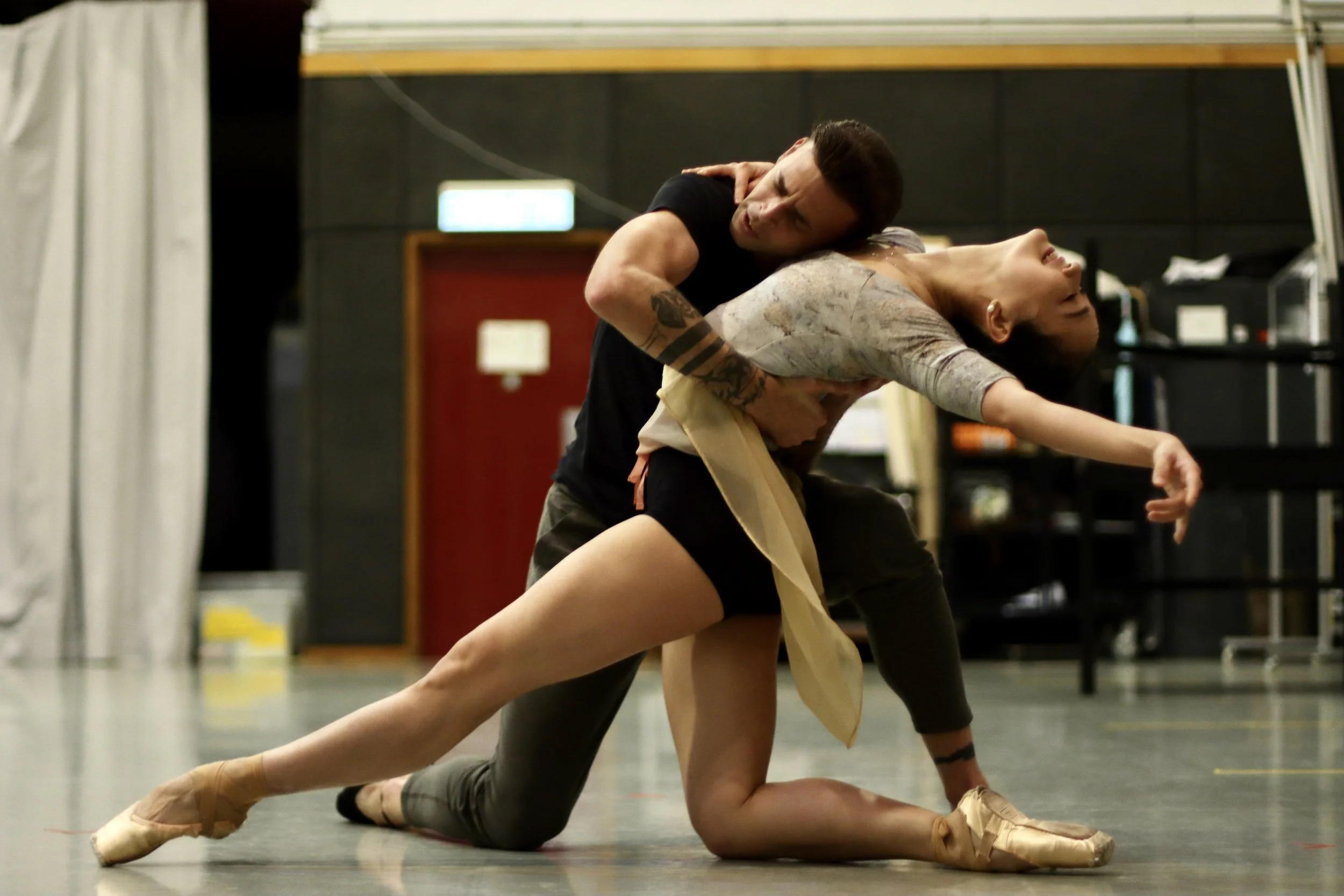Xuan Cheng and Taras Domitro rehearse Septime Webre’s “Romeo and Juliet” at Hong Kong Ballet. Photo by Jerry Qiu.