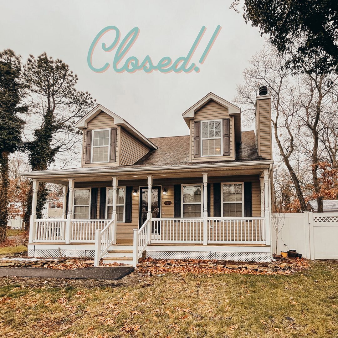 Closed on this beautiful house in Mastic Beach yesterday, congrats to my buyers on their new home! 

Was wonderful working with @susiedovale_realtor too!

Jessica Sullivan 
Licensed Real Estate Salesperson
EXP Realty
150 Motor Parkway St 401
Hauppaug