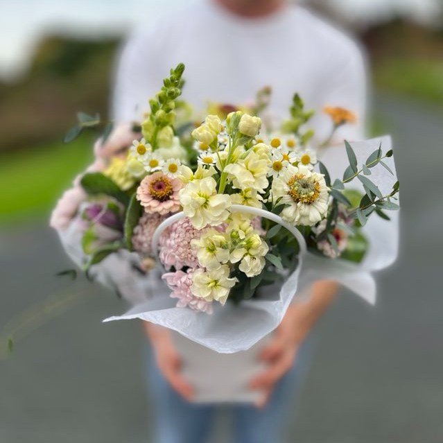 Our Mother's Day menu has the choice of a Bouquet or Posie of flowers

I often get asked - 'what's the difference?'

At FLORA Flowers, our bouquets have longer stems (approx 50cm), while our posies have shorter stems (approx 40cm).

You get about the