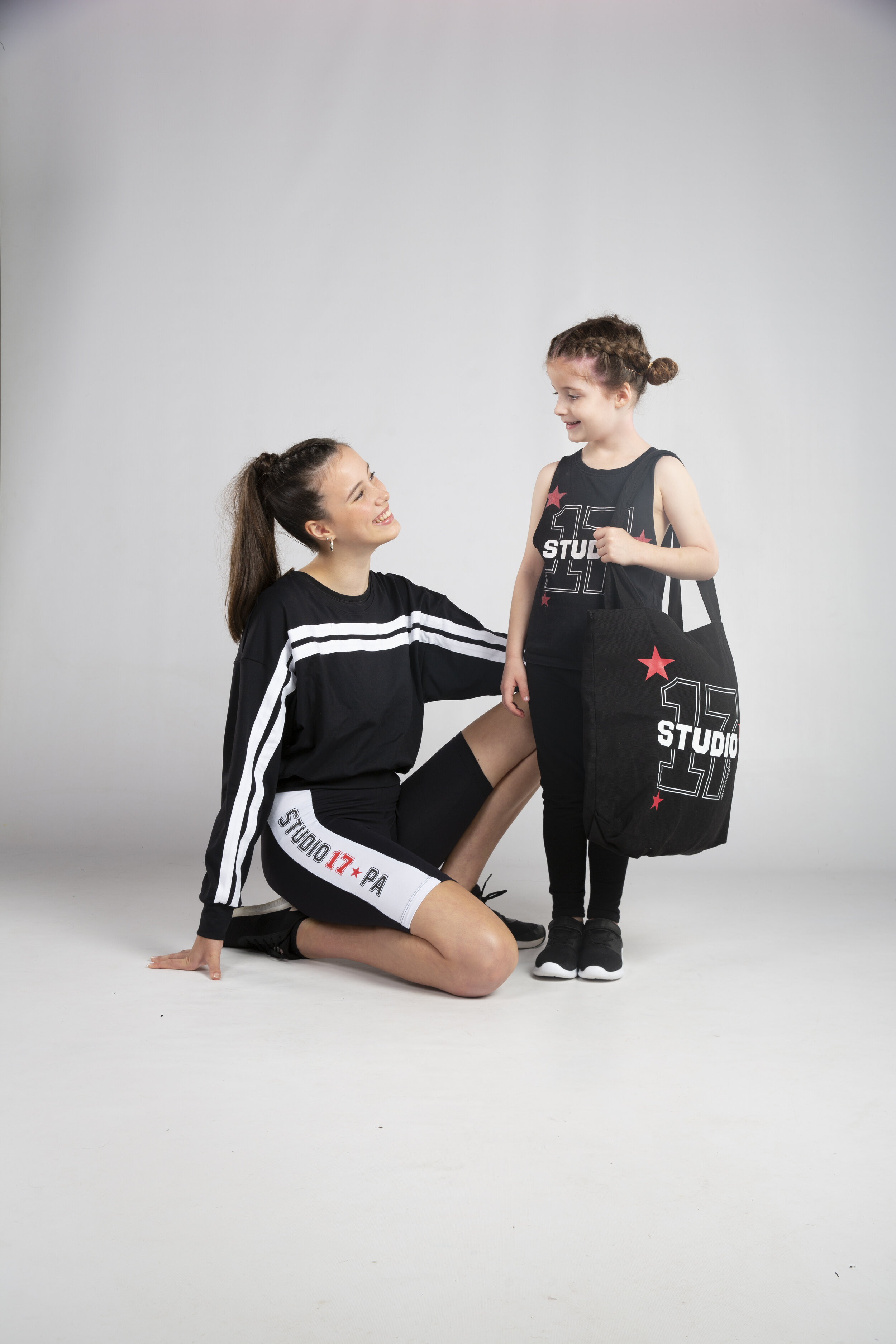 UNIFORM11-S17.jpg
