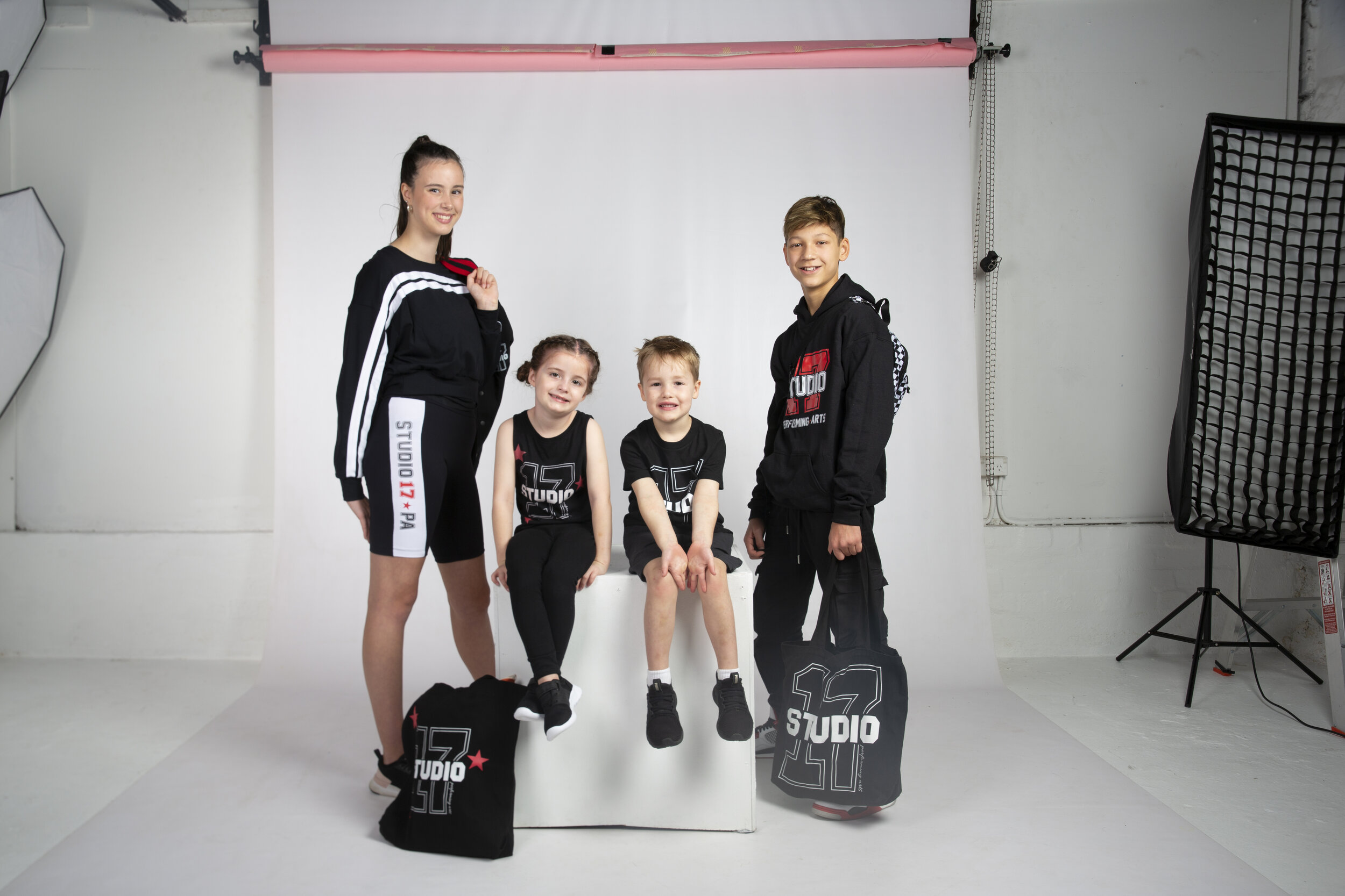 UNIFORM13-S17.jpg