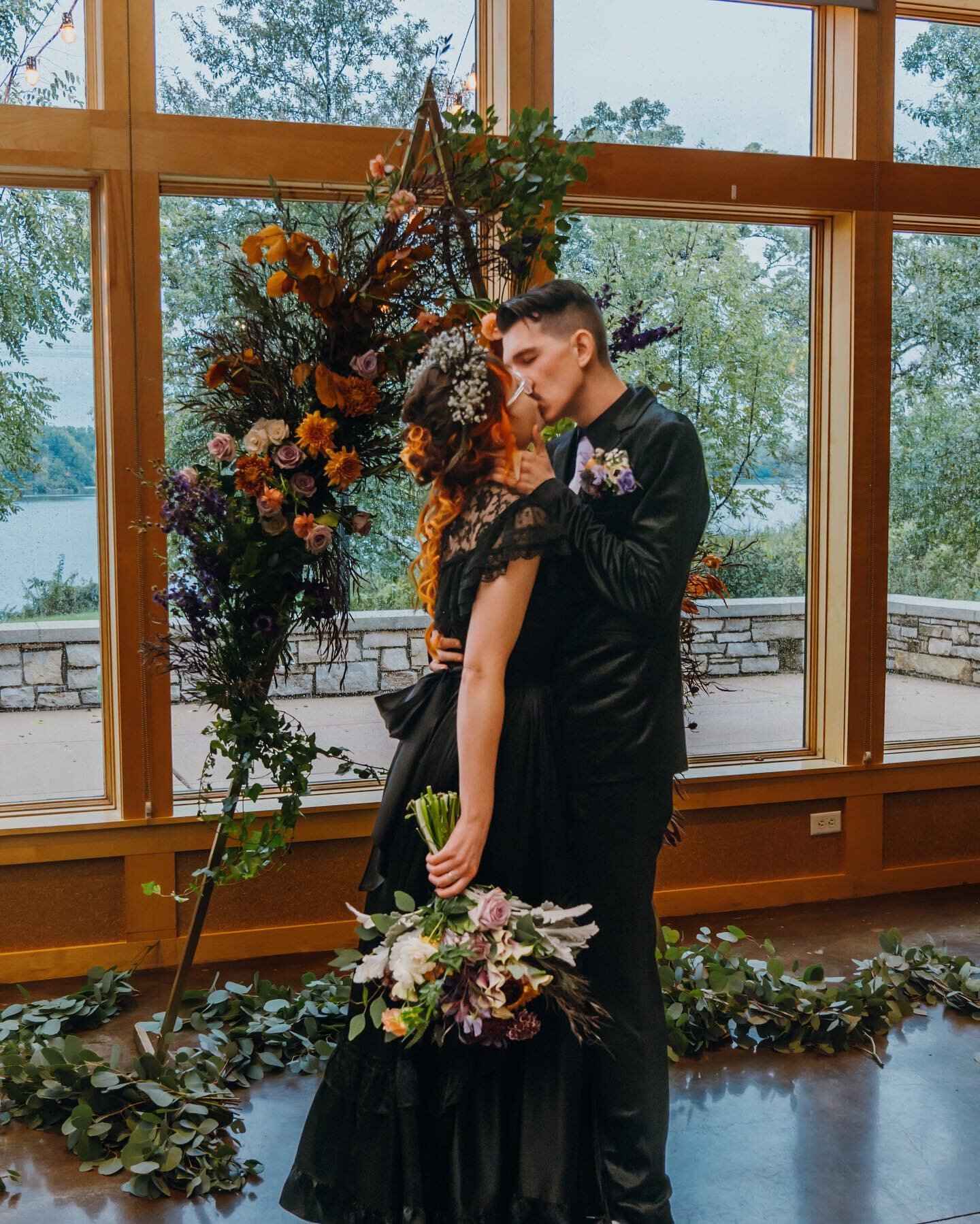 &lsquo;twas friday the 13th and though it marked six years of living in new orleans, i spent it in chicago celebrating these two and covering them in flowers. i love you zach and marisa , im so happy for you and thank you for having me 🥹🥀 
&bull;
h
