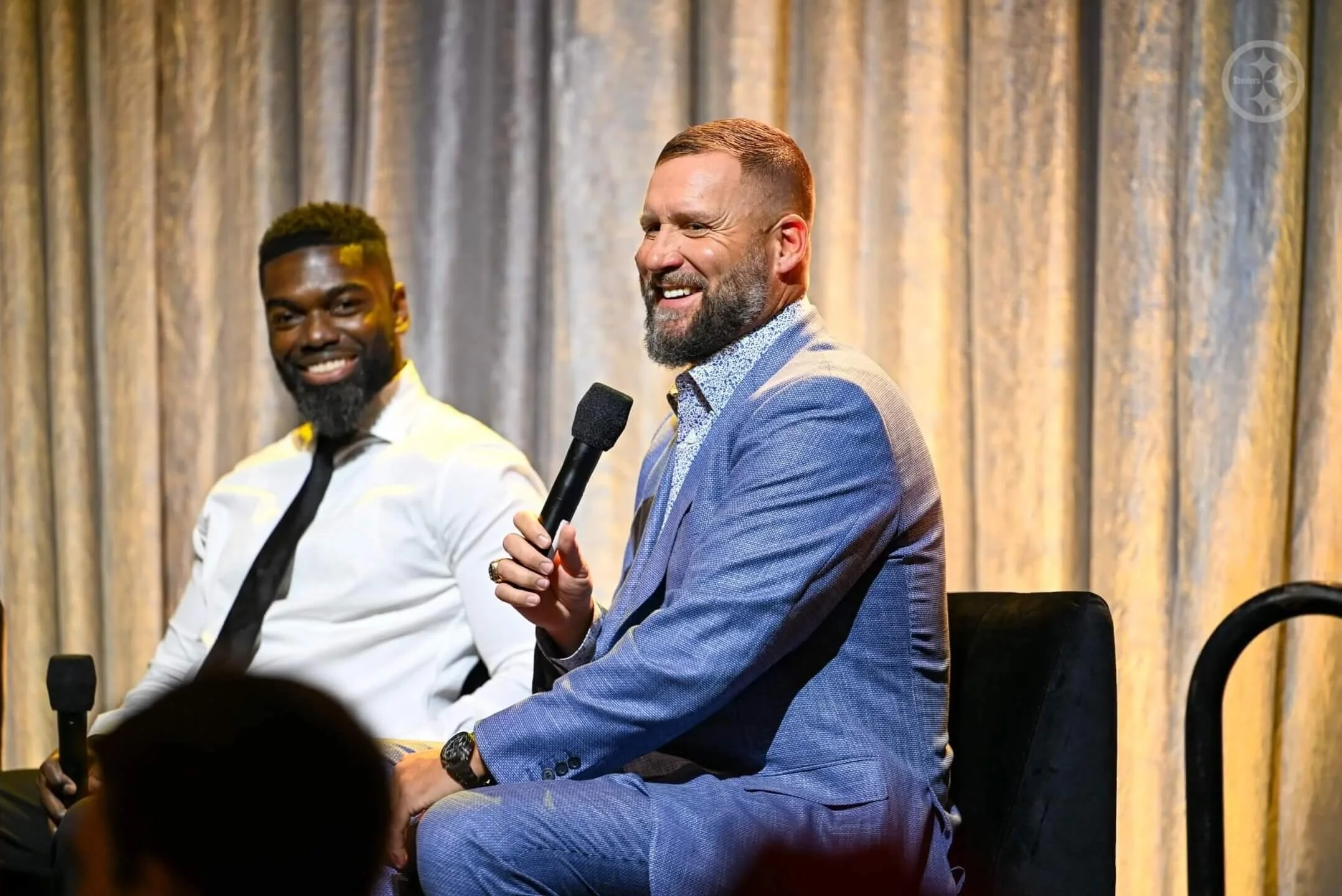 Steelers - Alumni Dinner - Stage Design & Video Wall - Wallflower Event Design - 13.jpeg