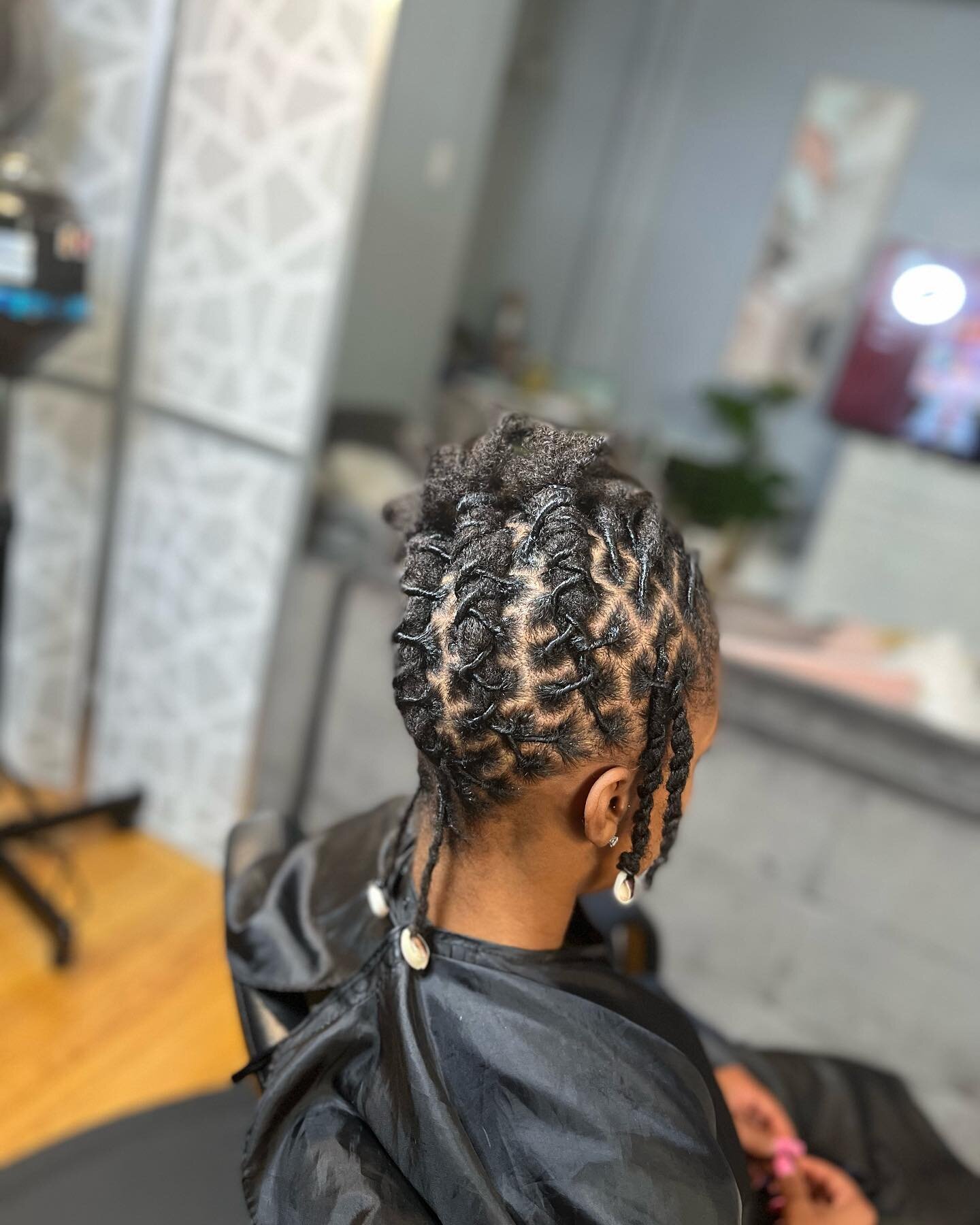 Beautiful 💫
.
✨Wash/conditioned 🥶
✨Retwist👌🏾
✨Styled ❤️&zwj;🔥
.
.Are you booking ⁉️

#locdgirlsummer #loclady #locstyles #locnation #locstyles#towergrove#locs