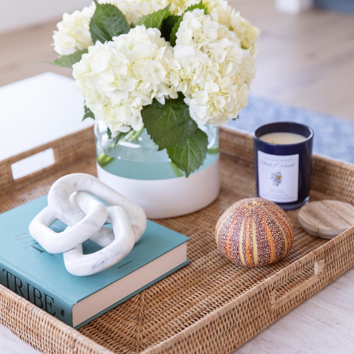 Loving everything on this tray especially the vase from @etu.home 
Photo: @adrianamichelephotography