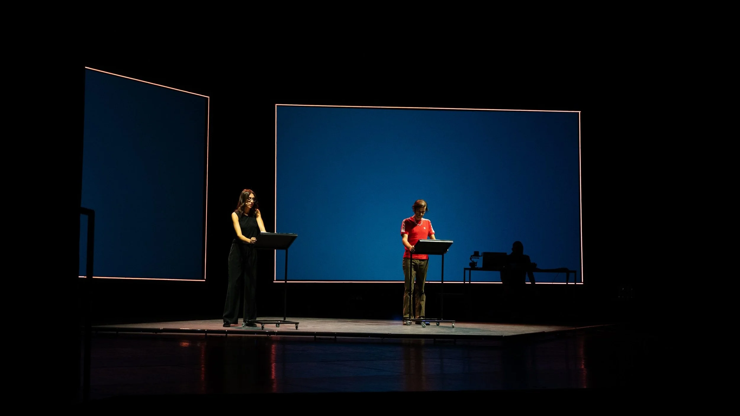 lluminazione di scena curata da Francesco Vignati per lo spettacolo con Cecilia Sala.