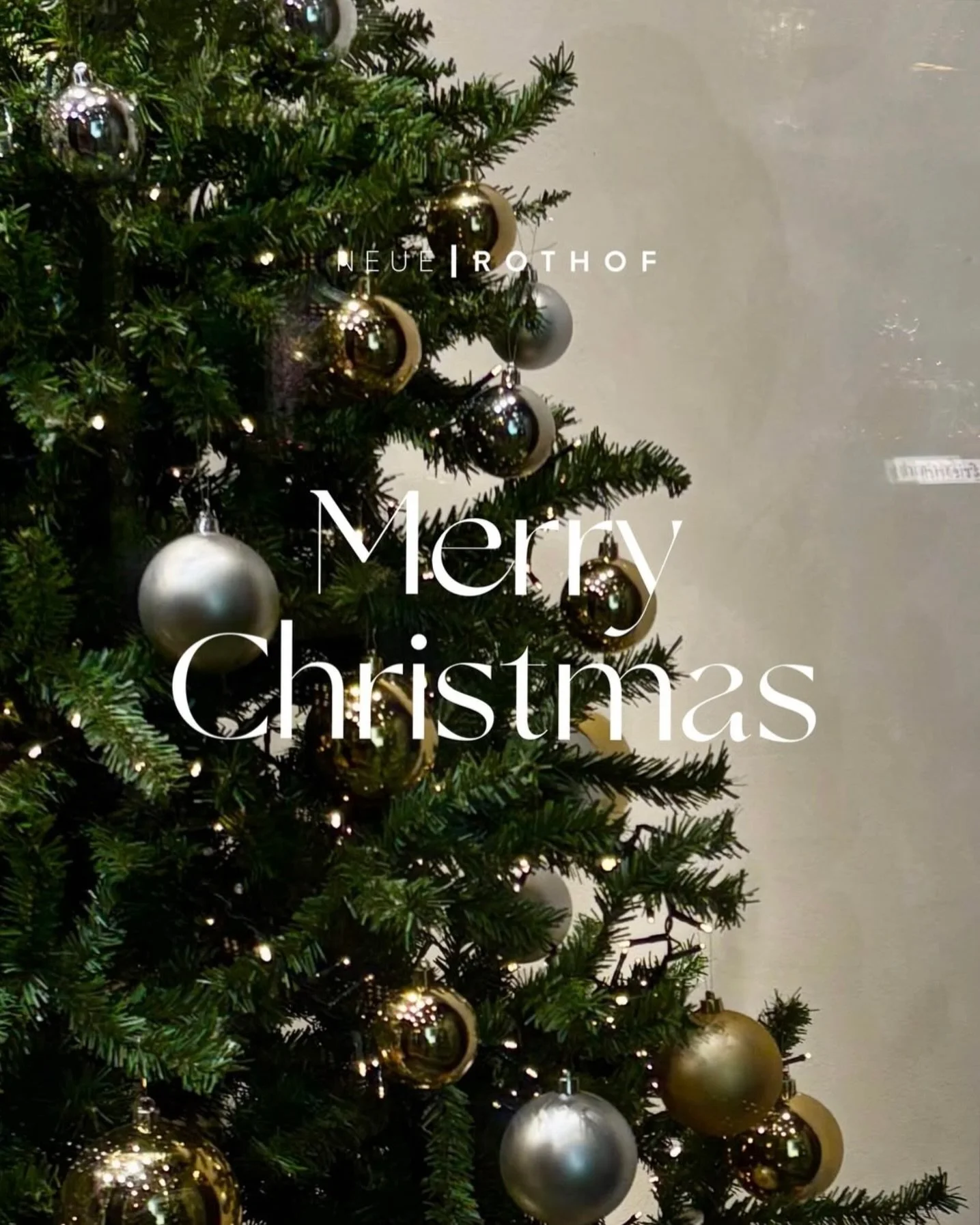 Frohe Weihnachten aus der Neuen Rothof! 🎄
Wir w&uuml;nschen euch erholsame Feiertage, gem&uuml;tliche Stunden und eine schone Zeit mit euren Liebsten!
➖
#neuerothof #frankfurtammain