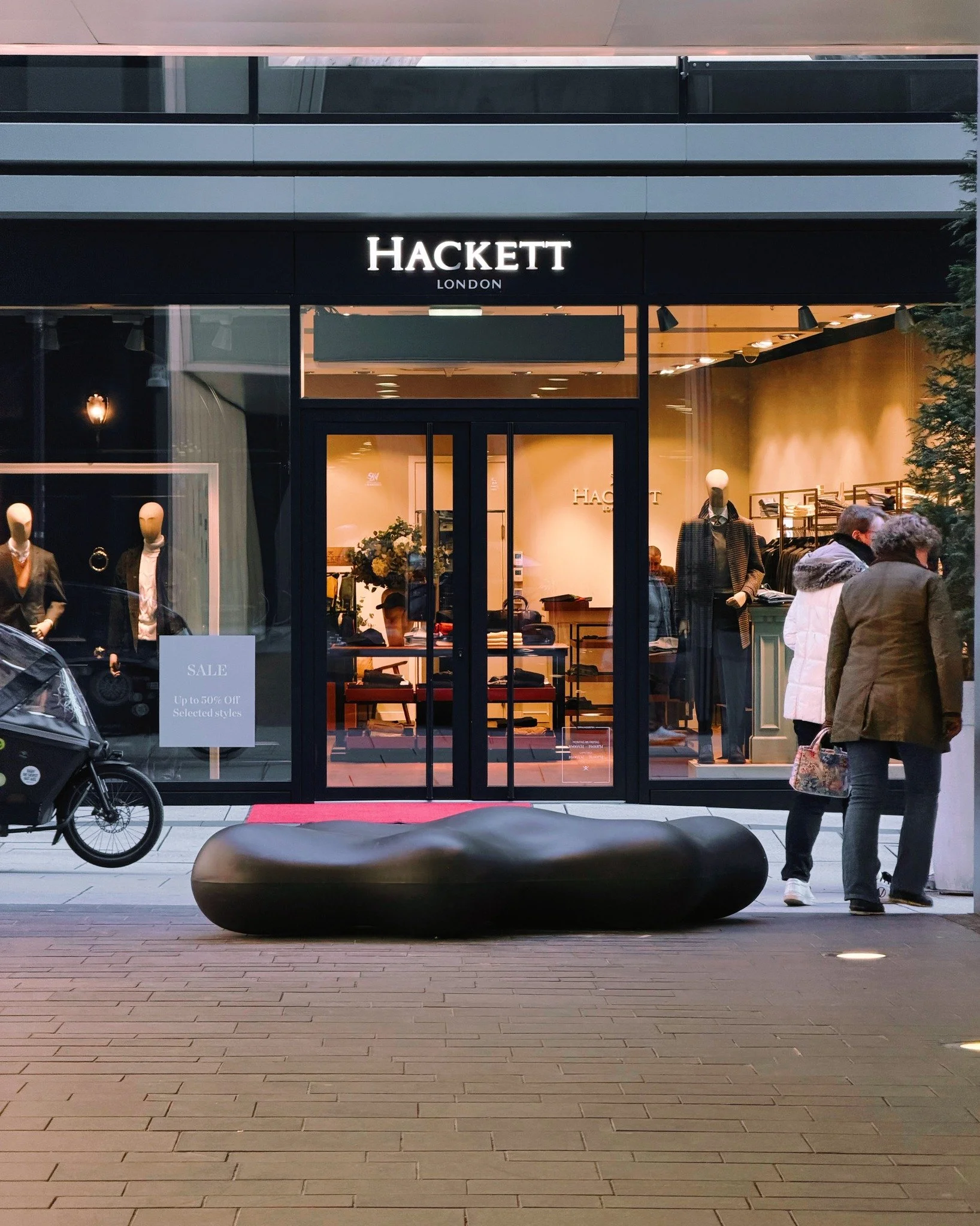 Britischer Stil trifft zeitlose Eleganz bei @hackettlondon 🎩
➖
#neuerothof