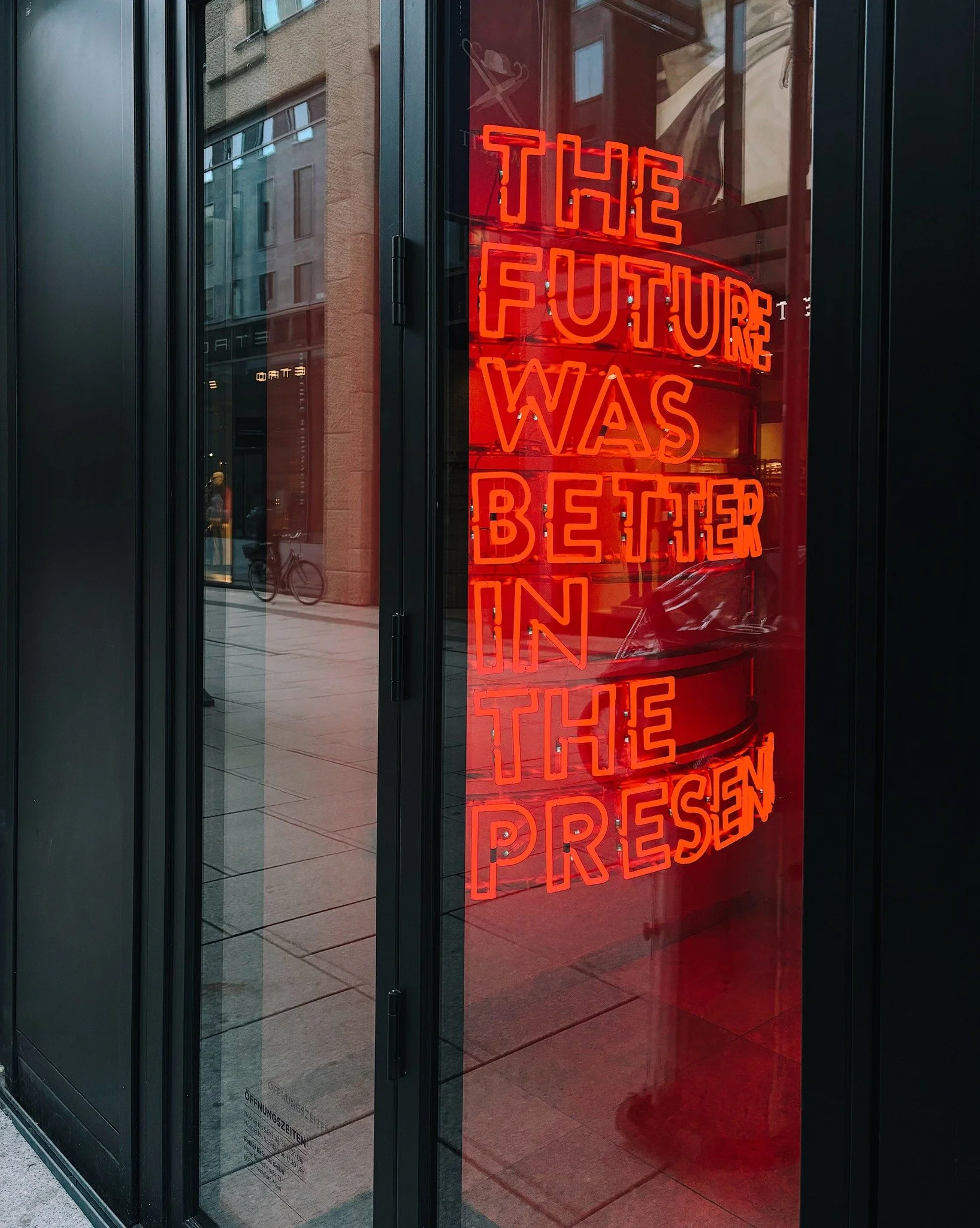 Die beste Zukunftsaussicht: bei @dfg_frankfurt vorbeischauen!
➖
#neuerothof #frankfurtdubistsowunderbar