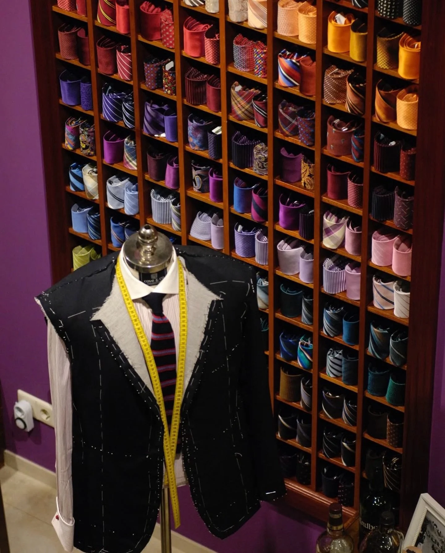 Ma&szlig;arbeit par excellence und eine Auswahl die keine W&uuml;nsche offen l&auml;sst. Cove &amp; co ist euer Ansprechpartner in der Neue Rothof f&uuml;r alles was passen muss.
➖
#neuerothof #frankfurtammain #frankfurtdubistsowunderbar