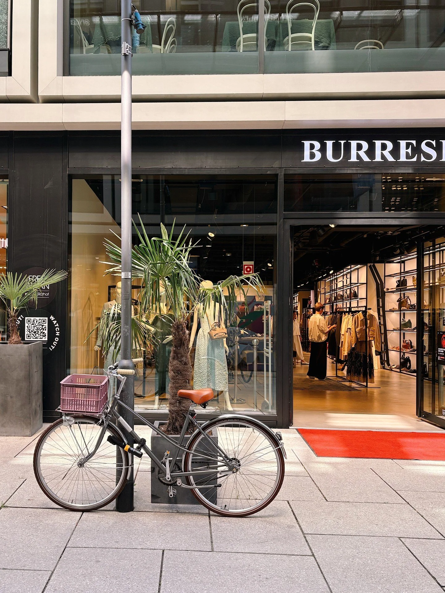 Sommerlooks von Kopf bis Fu&szlig;. ✅ @burresi_fashion
➖
#neuerothof